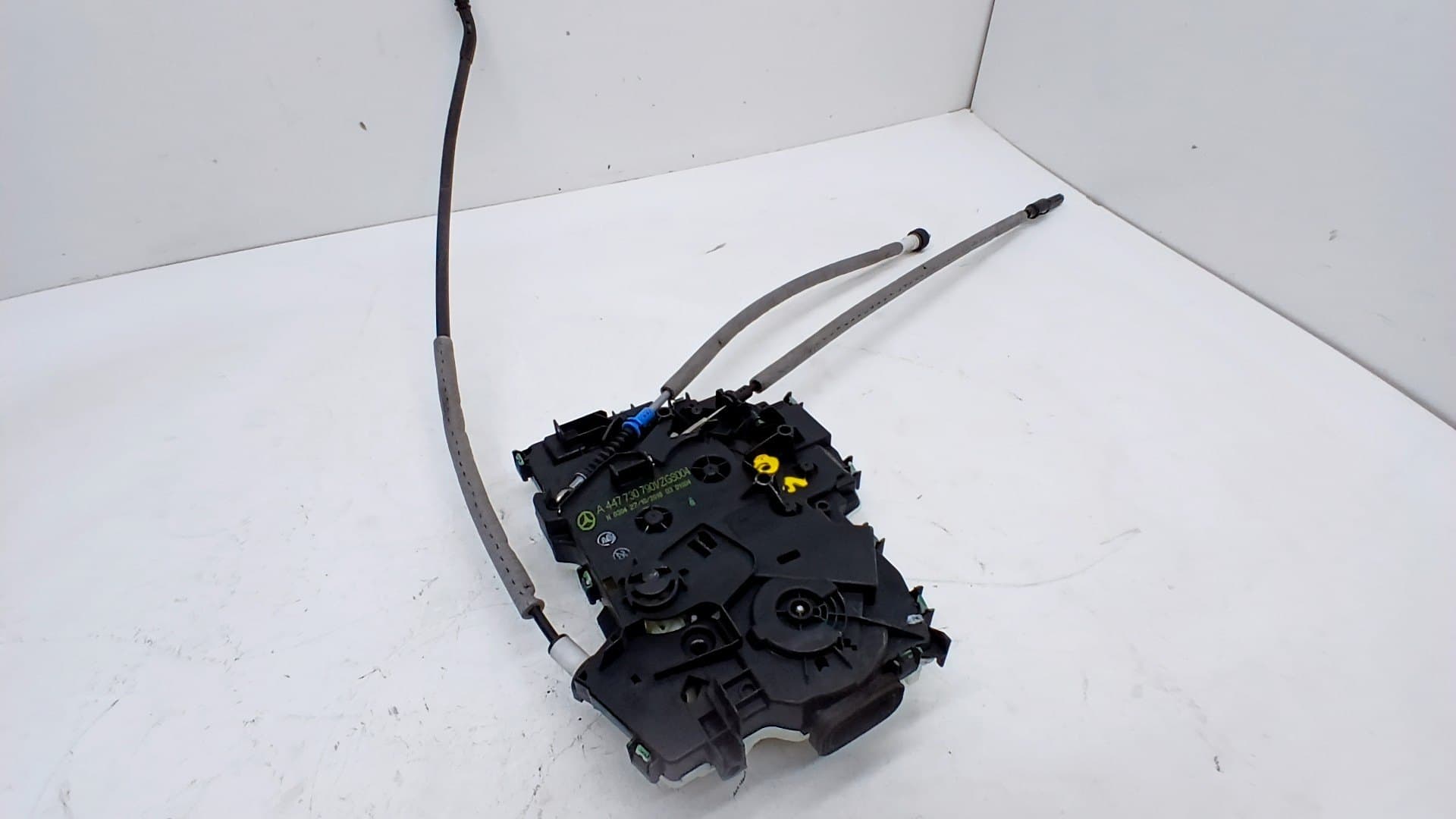 Cerradura puerta lateral derecha MERCEDES-BENZ VITO 3
