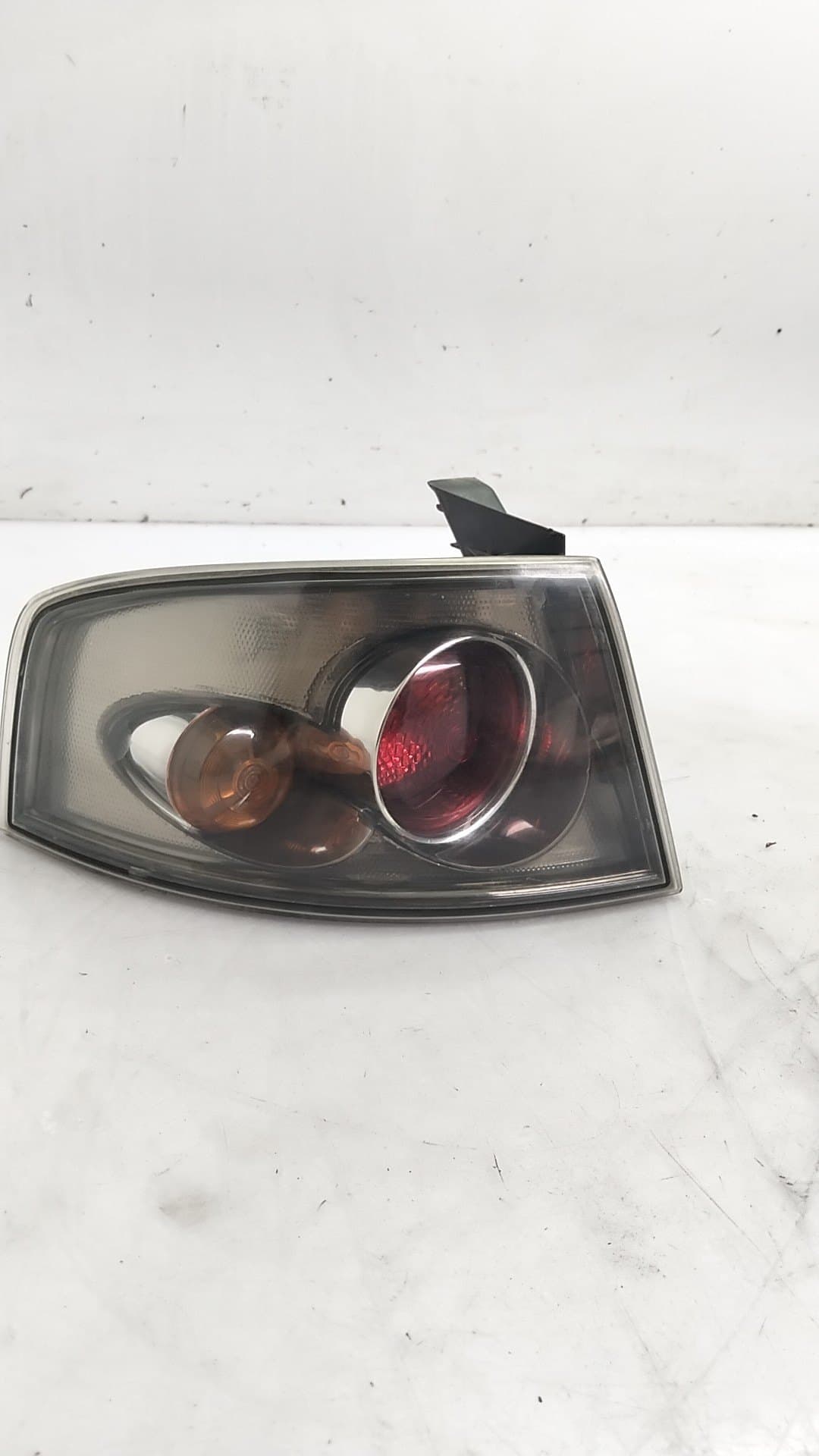 Piloto trasero izquierdo SEAT IBIZA (6L1)