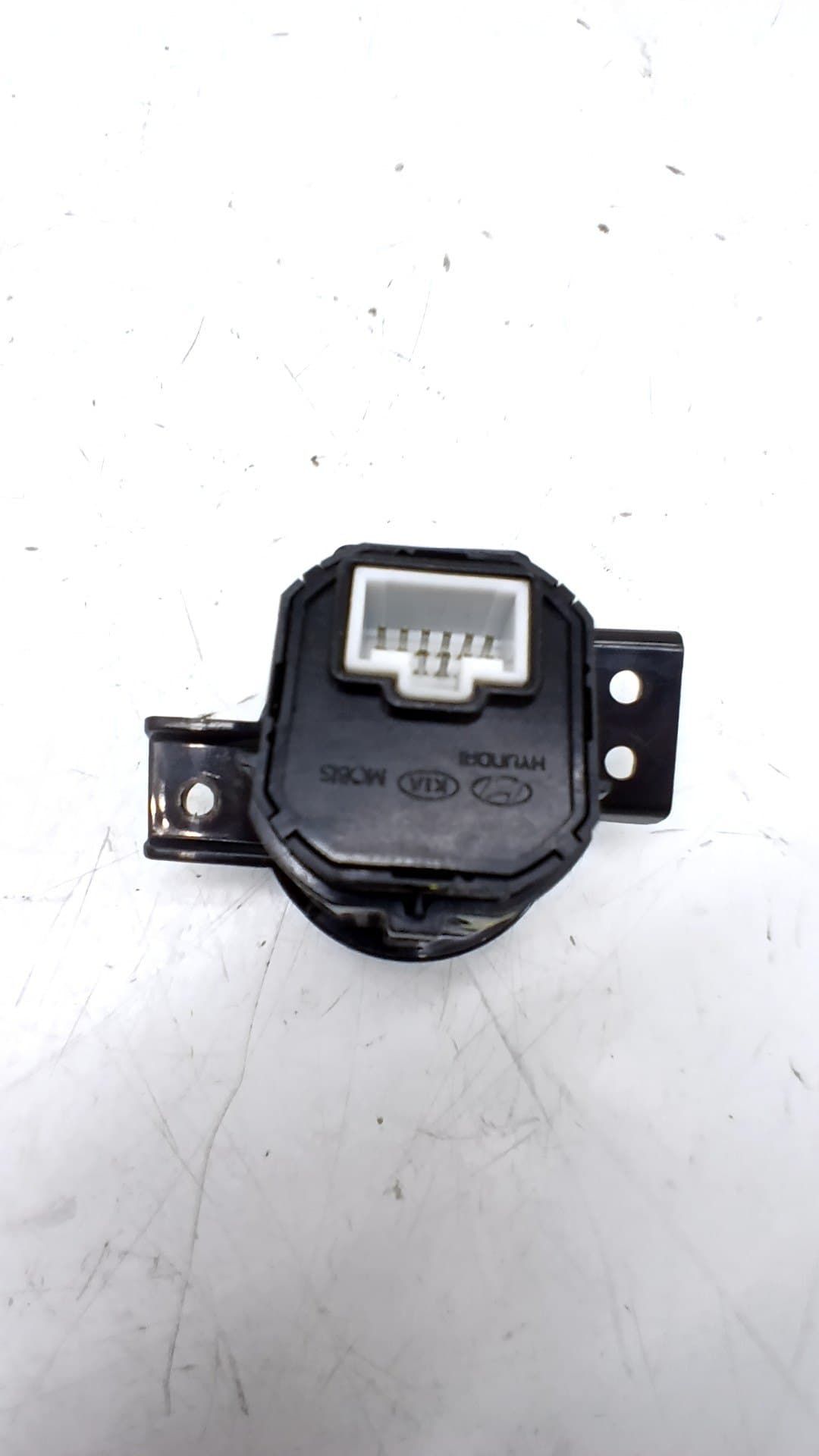 Recambio HYUNDAI KONA ref. 93500J9000RUG 2