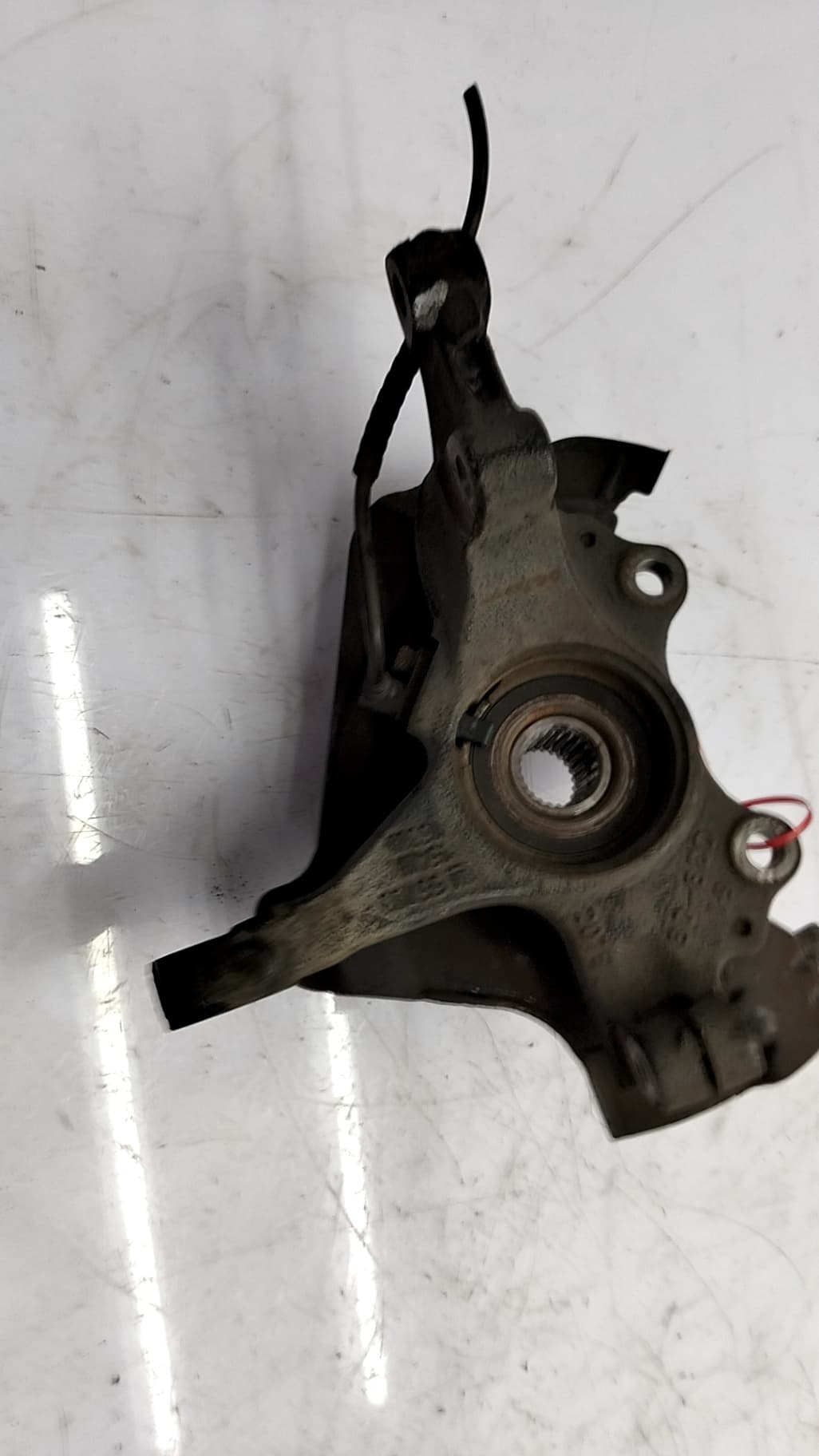 Mangueta delantera izquierda OPEL CORSA D 4