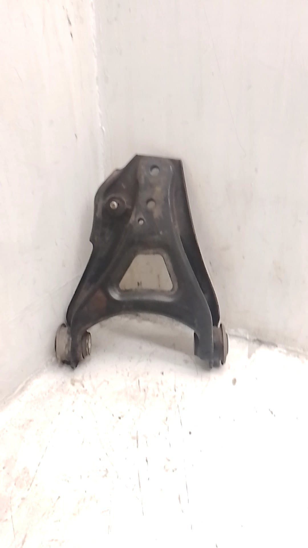 Brazo suspension inferior delantero izquierdo RENAULT CLIO I FASE I+II (B/C57) 2