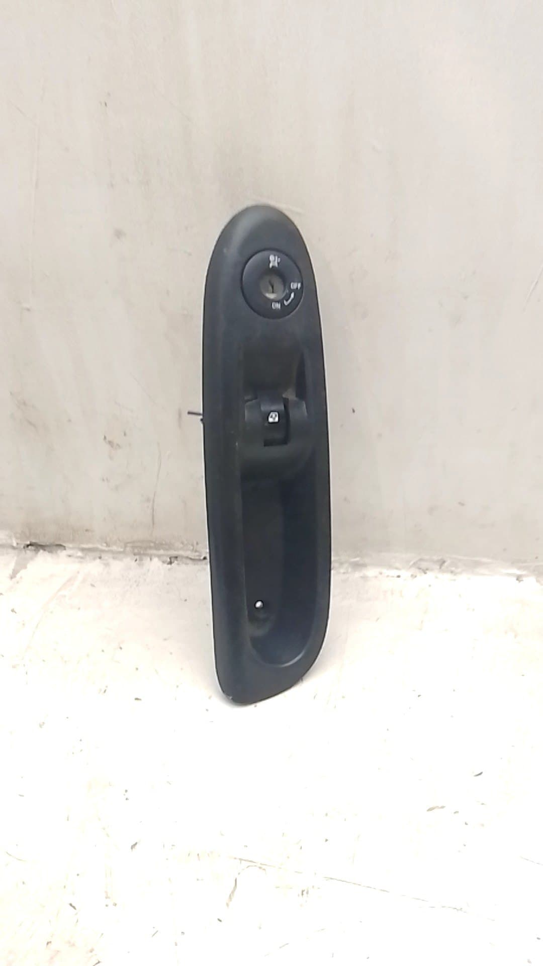 Mando elevalunas delantero izquierdo RENAULT CLIO I FASE I+II (B/C57)