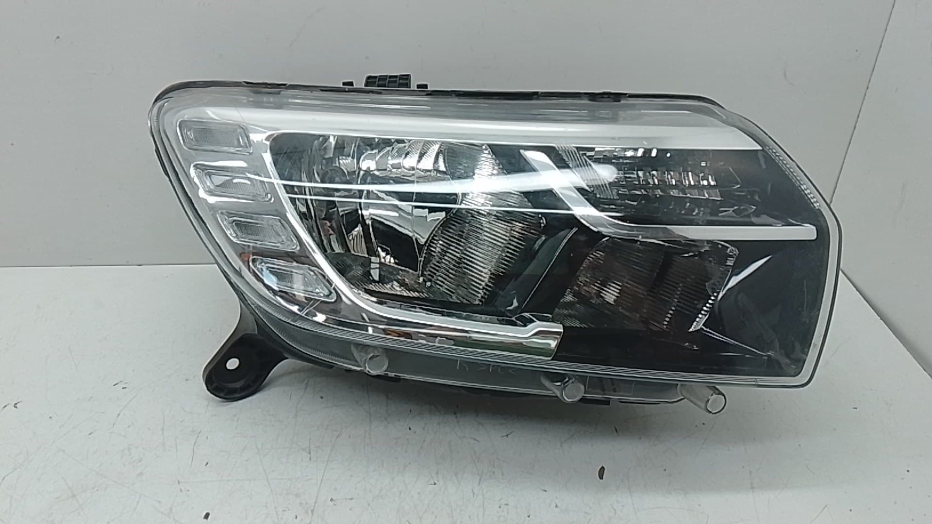 Faro derecho DACIA SANDERO