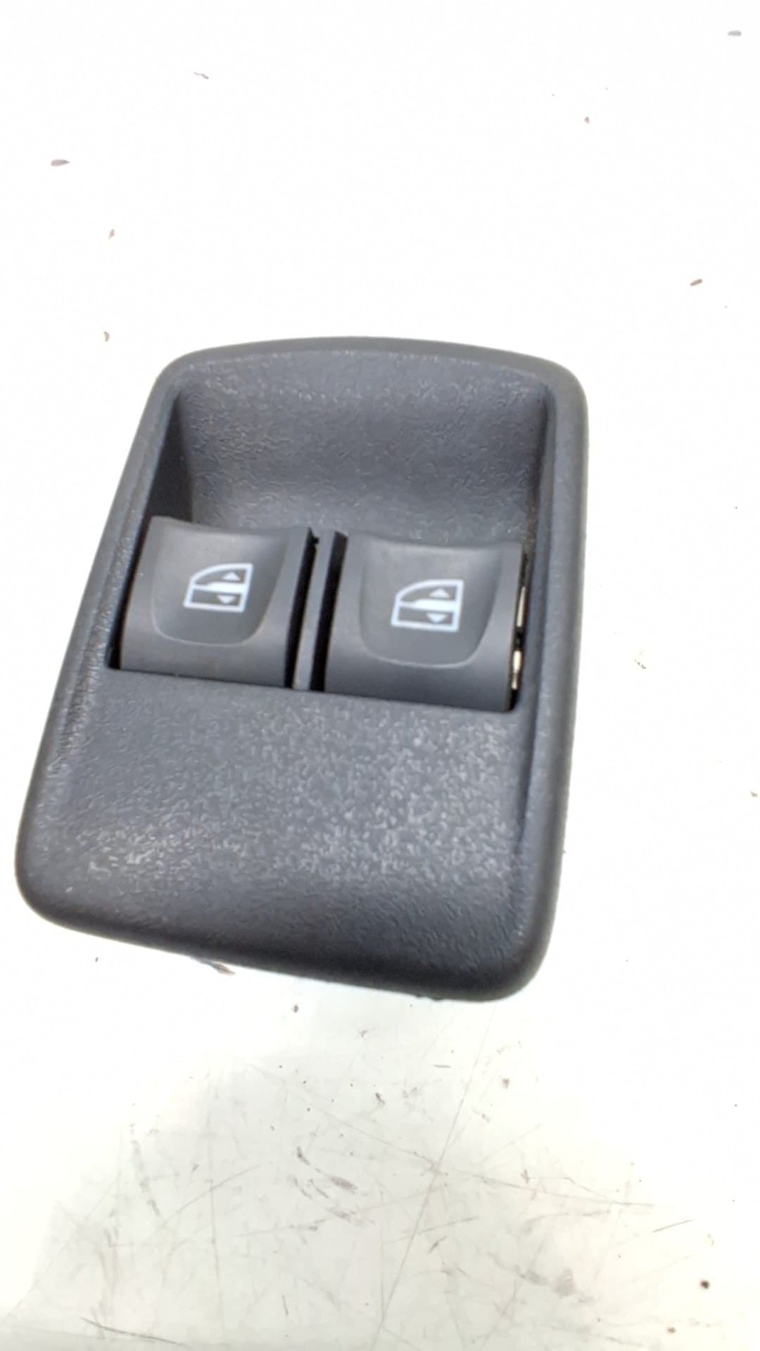 Mando elevalunas delantero izquierdo DACIA SANDERO