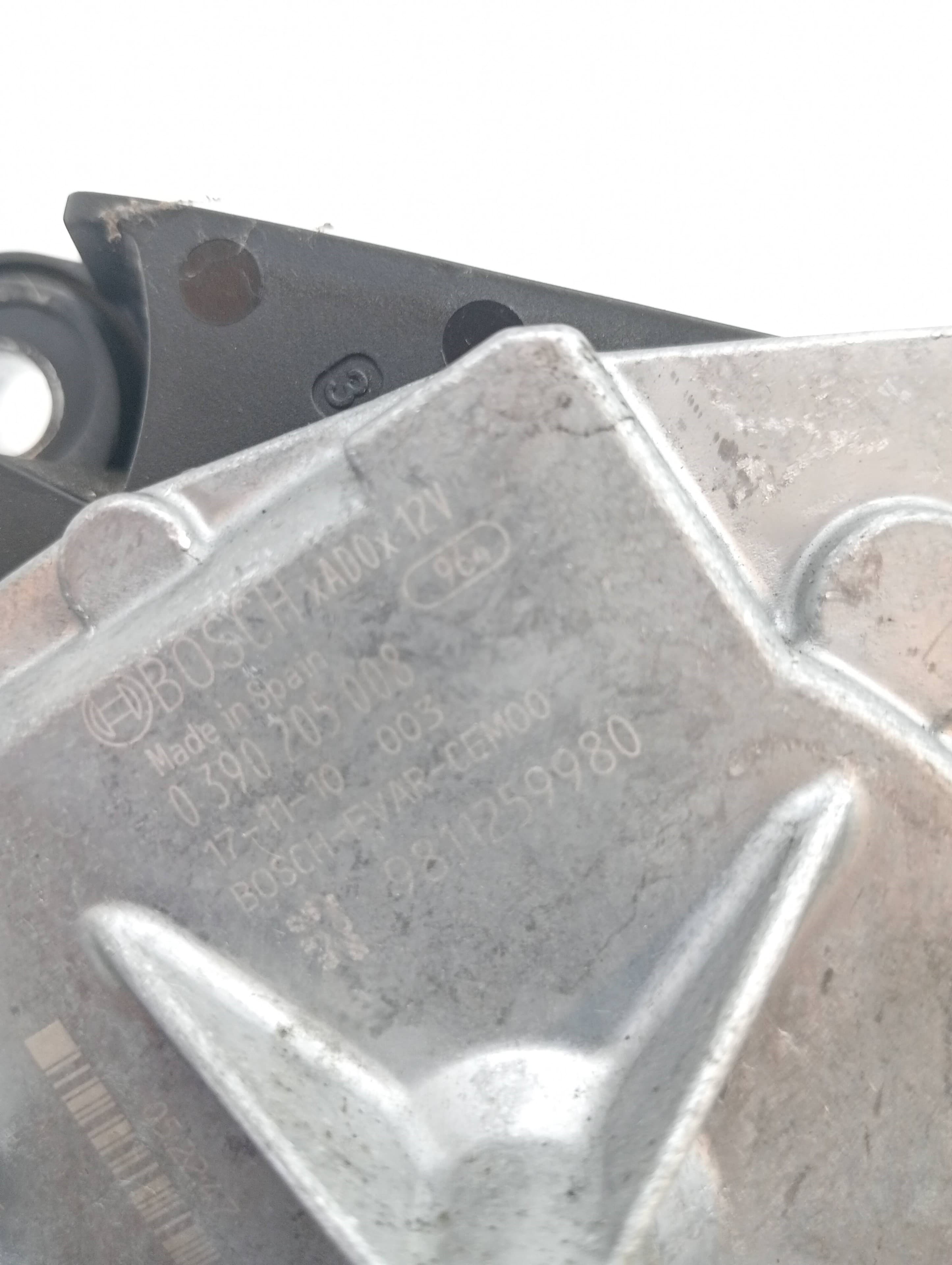 Motor limpia trasero PEUGEOT 3008 2