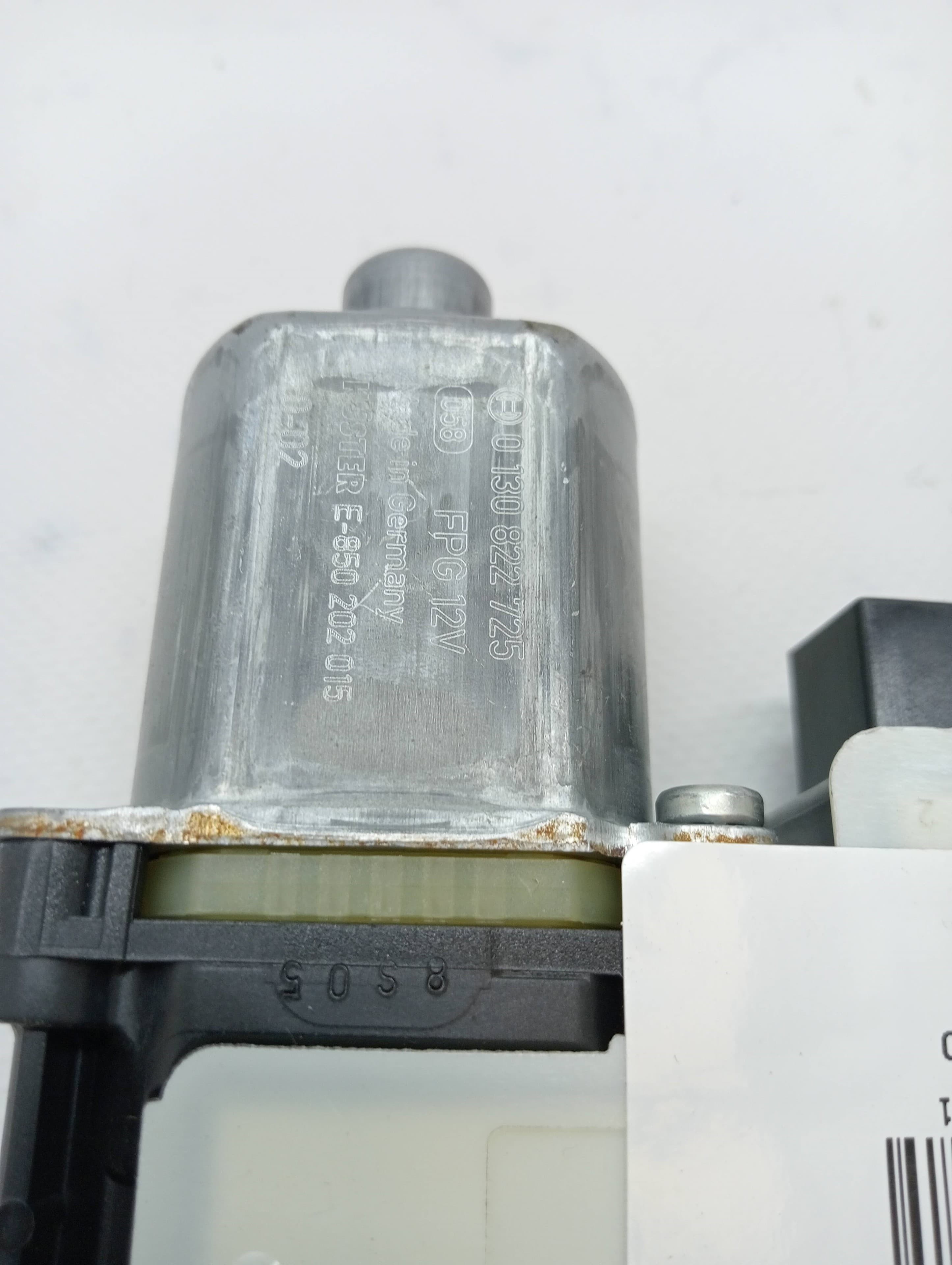 Motor elevalunas trasero derecho SKODA FABIA COMBI 3
