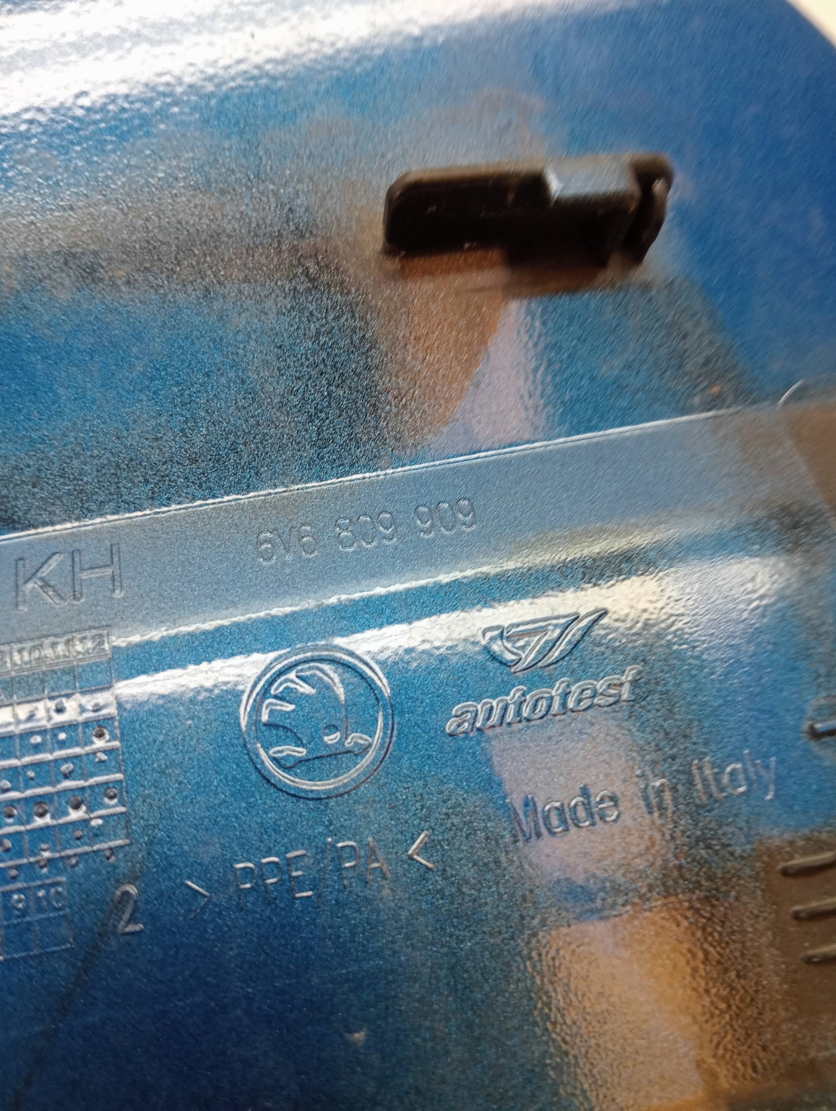 Tapa exterior combustible SKODA FABIA COMBI