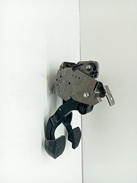 Pedal freno PEUGEOT 208 2