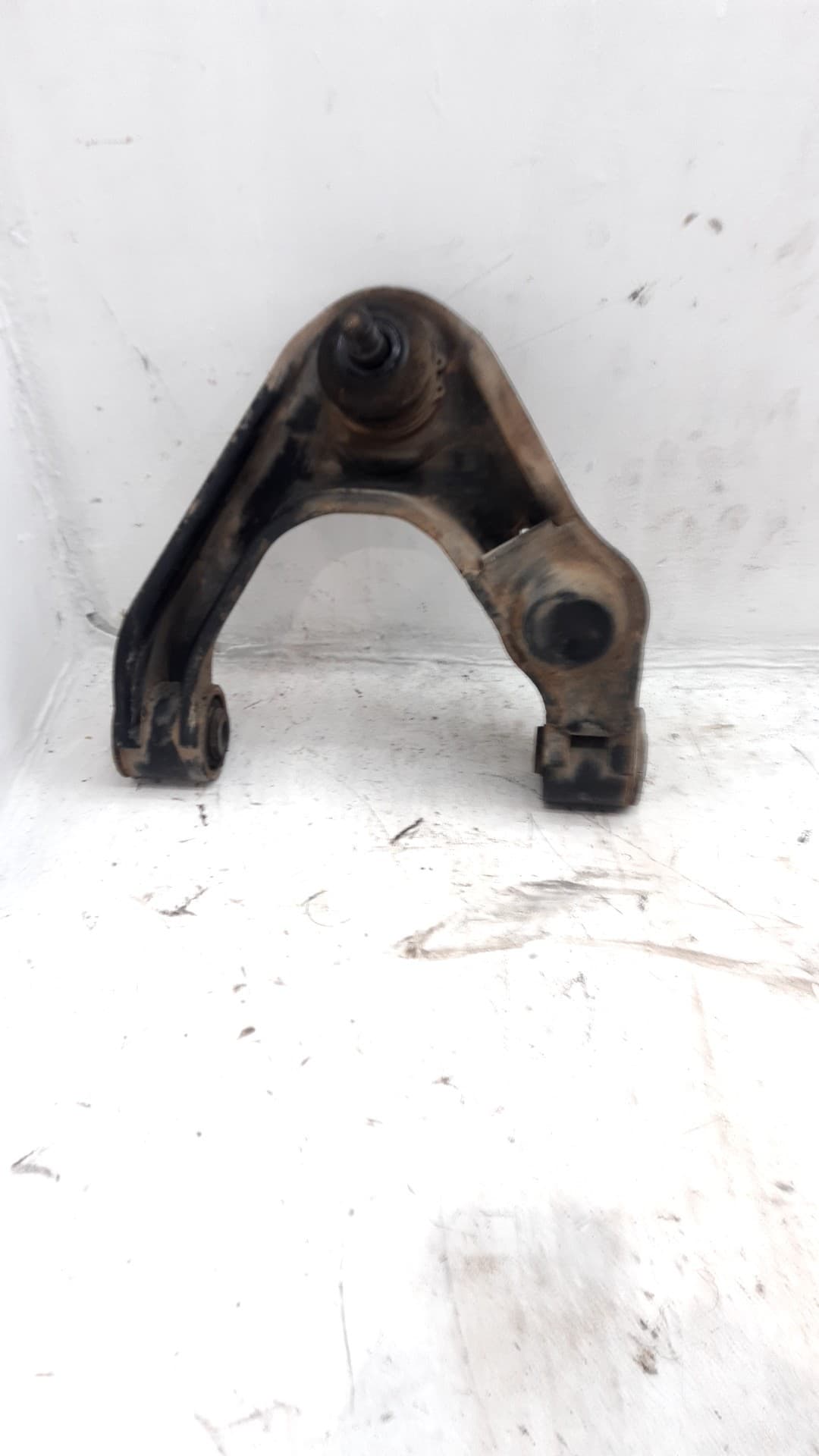 Brazo suspension superior delantero derecho NISSAN PICK-UP (D22) 2
