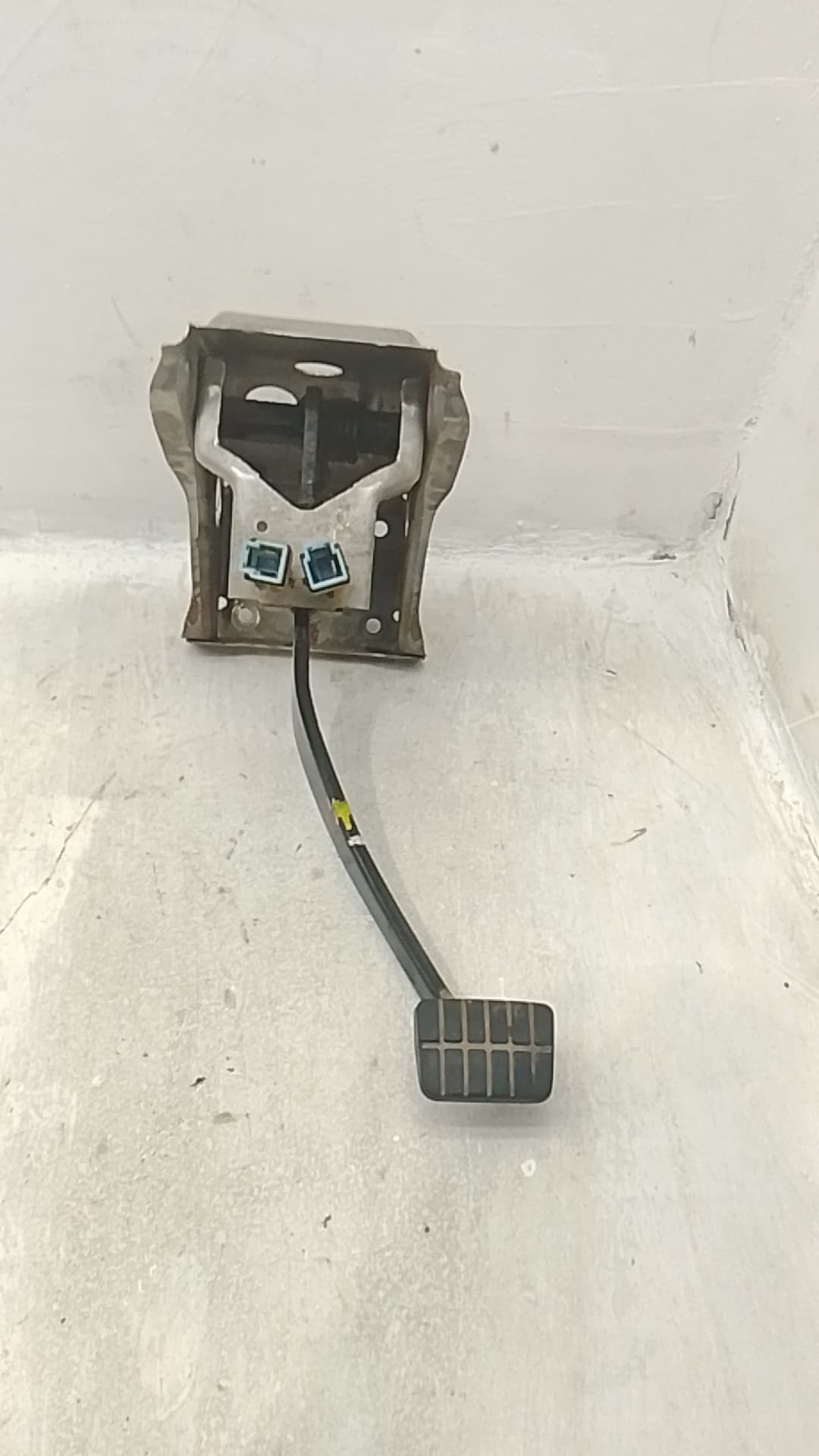 Pedal freno NISSAN PICK-UP (D22)