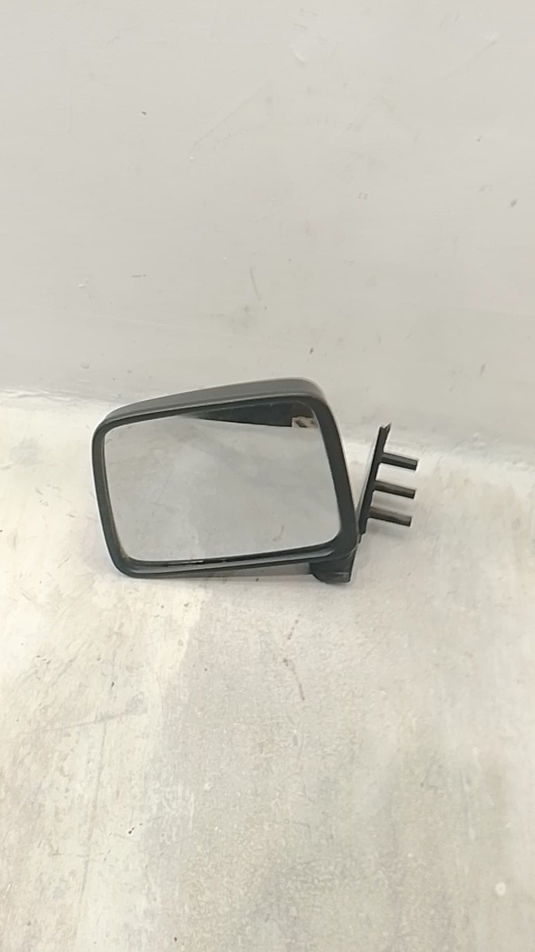 Retrovisor izquierdo NISSAN PICK-UP (D22)
