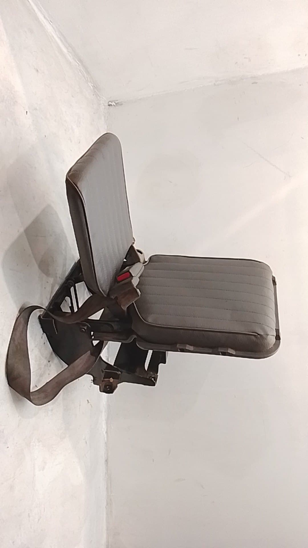 Cerradura asientos traseros NISSAN PICK-UP (D22)