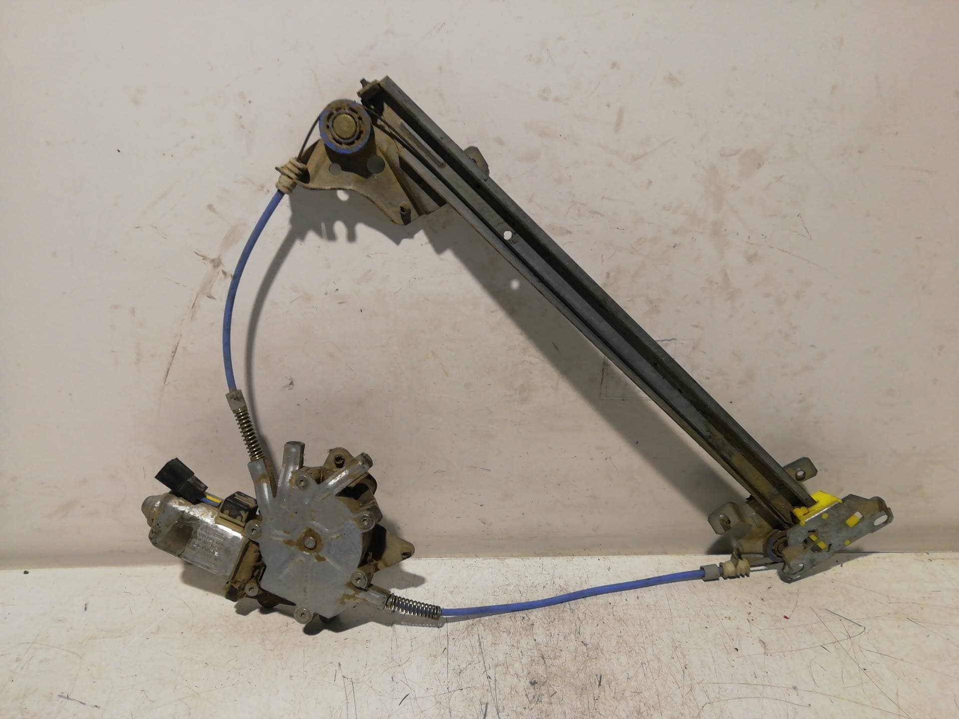 Elevalunas delantero derecho OPEL VECTRA B CARAVAN 4