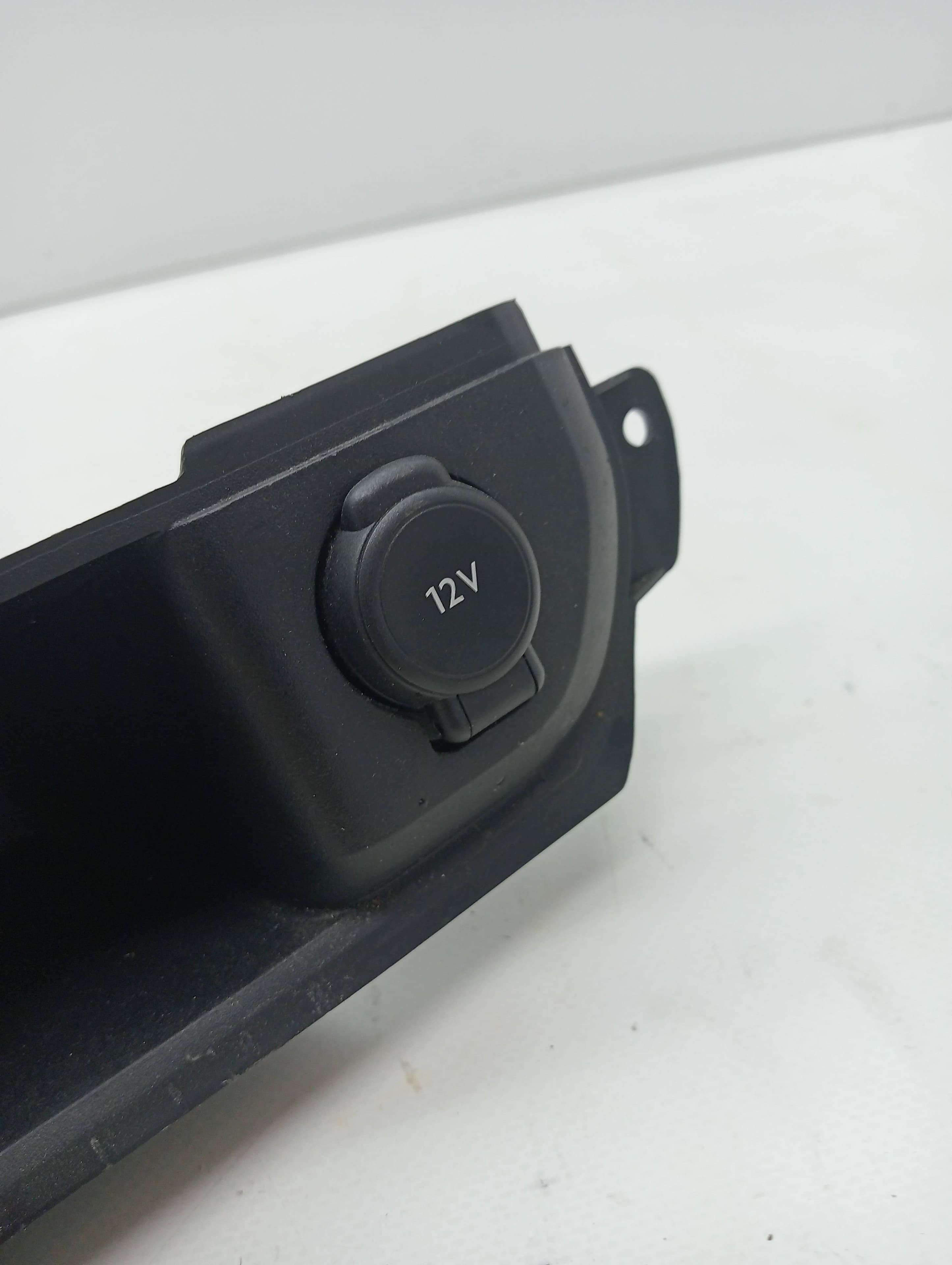 Plastico OPEL VIVARO FURGÓN 3