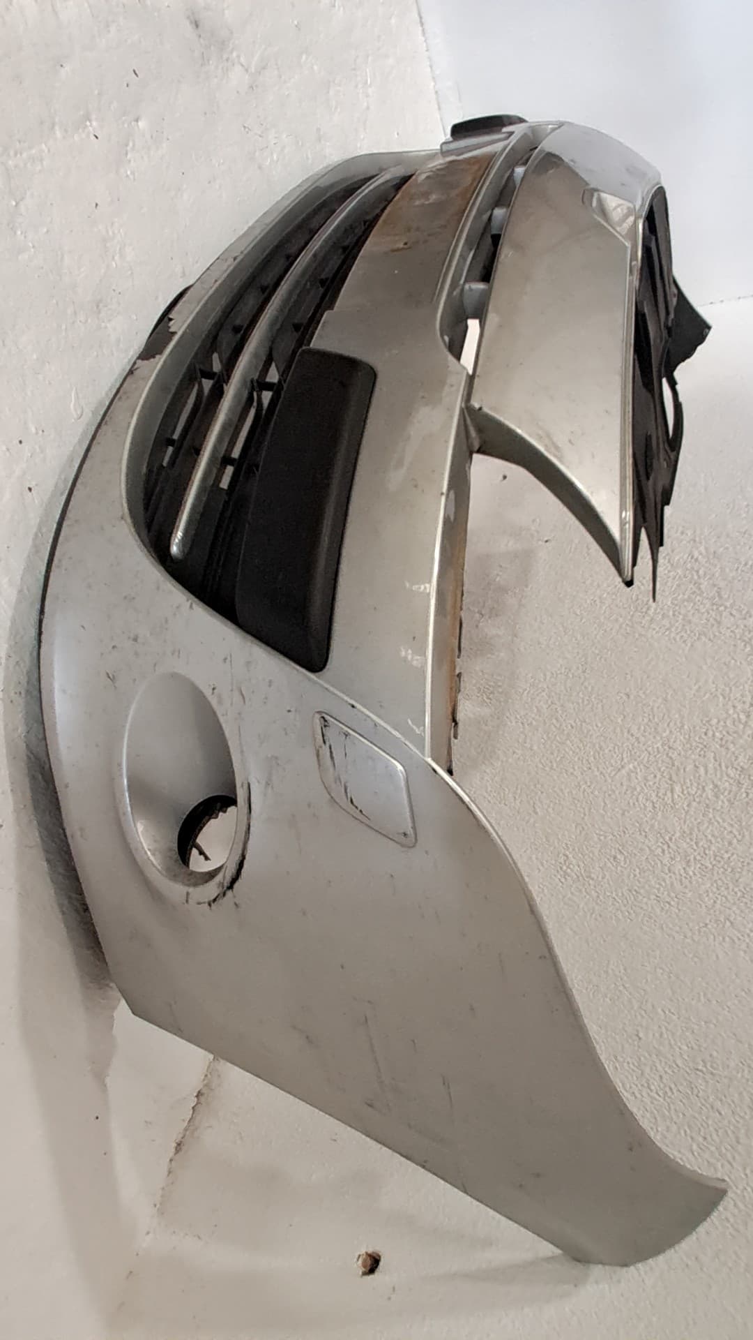 Paragolpes delantero RENAULT SCENIC III 4