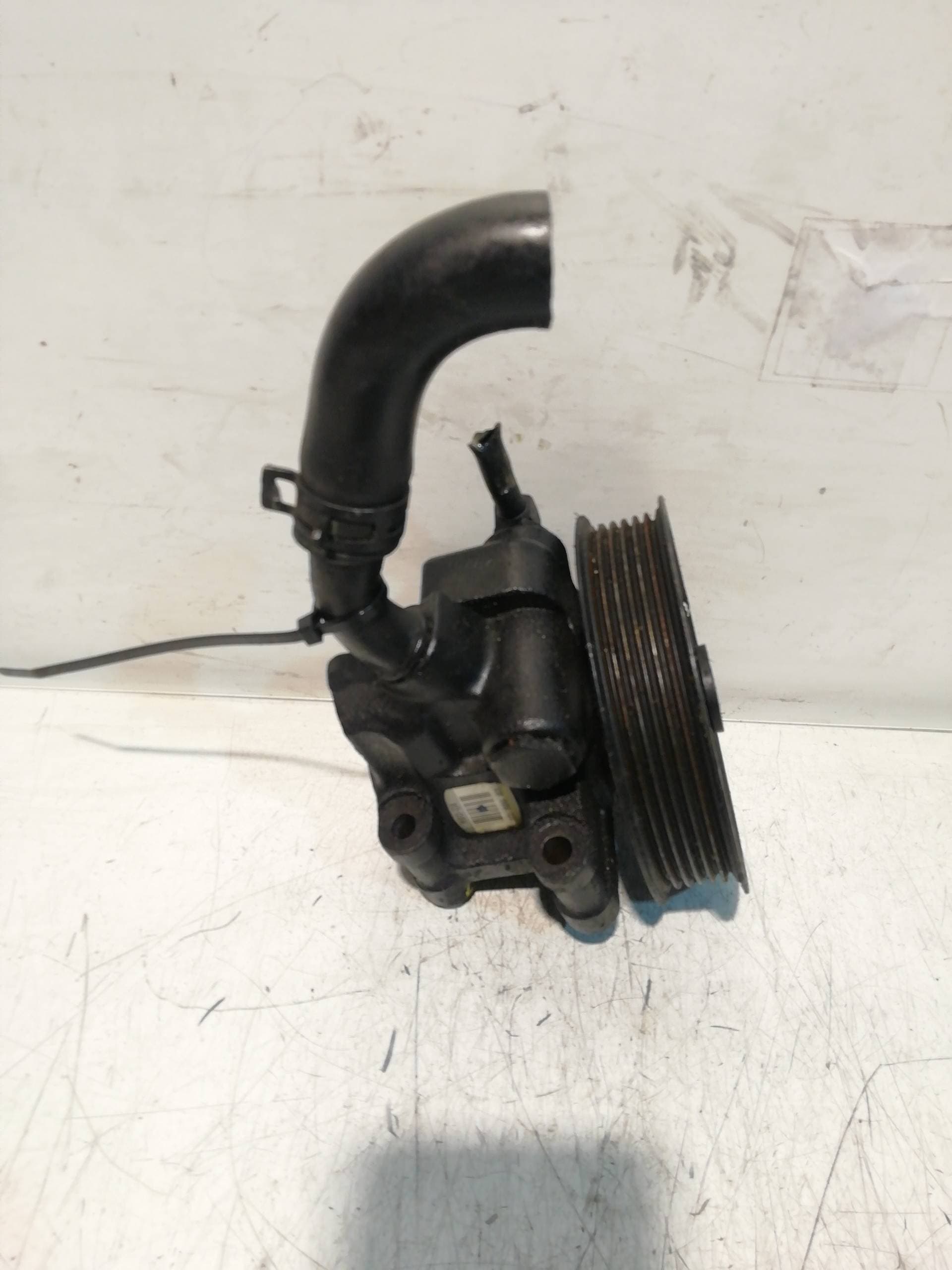 Bomba direccion FORD FOCUS TURNIER (CAK)
