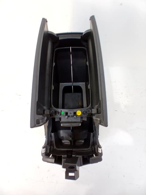 Apoyabrazos central PEUGEOT 3008 5