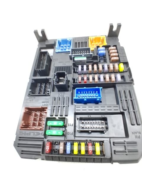 Caja reles / fusibles PEUGEOT 3008