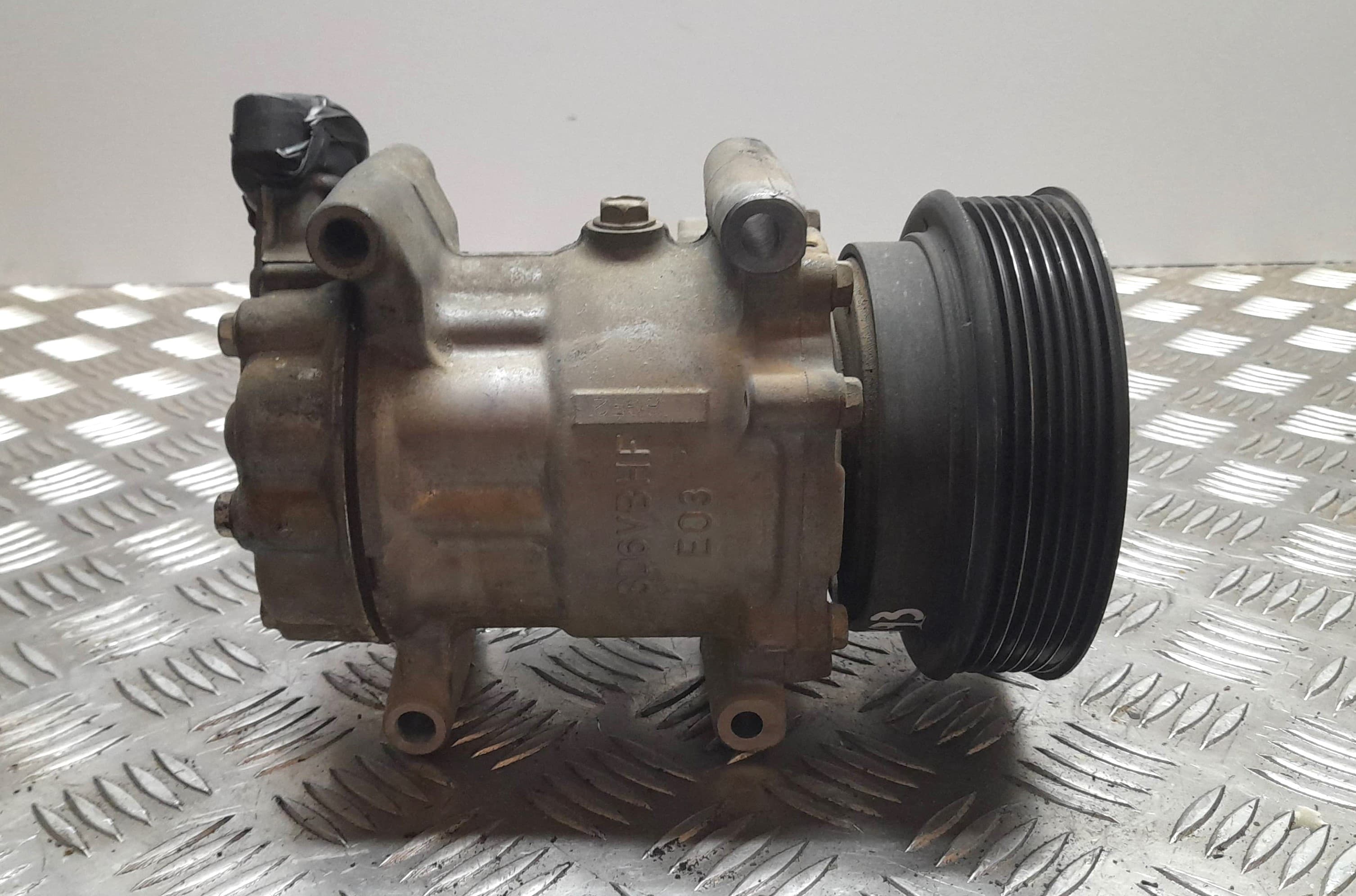 Recambio RENAULT CLIO III (BR0/1, CR0/1) ref. 8200357173