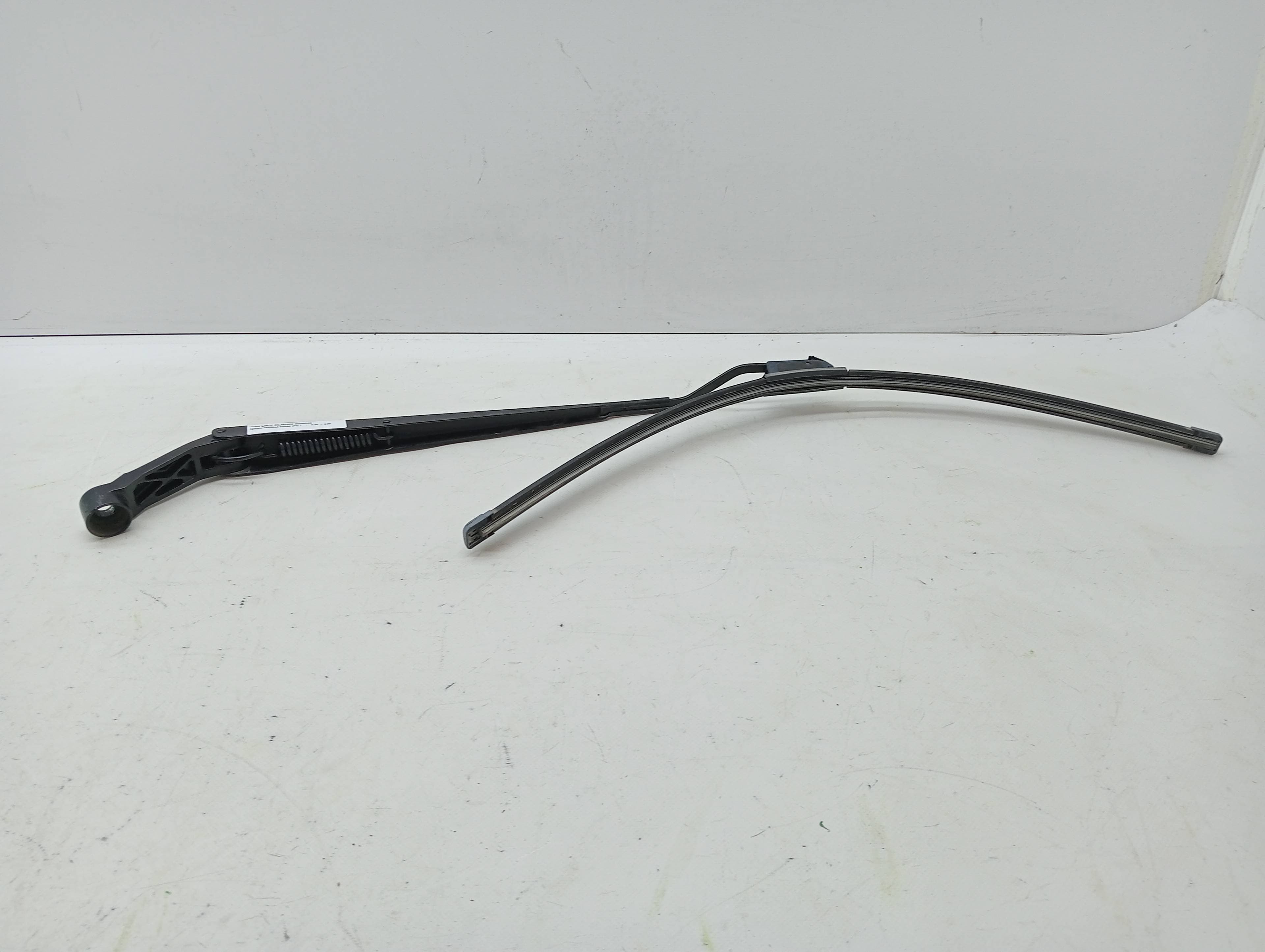 Brazo limpia delantero izquierdo TOYOTA COROLLA VERSO (R1) 2