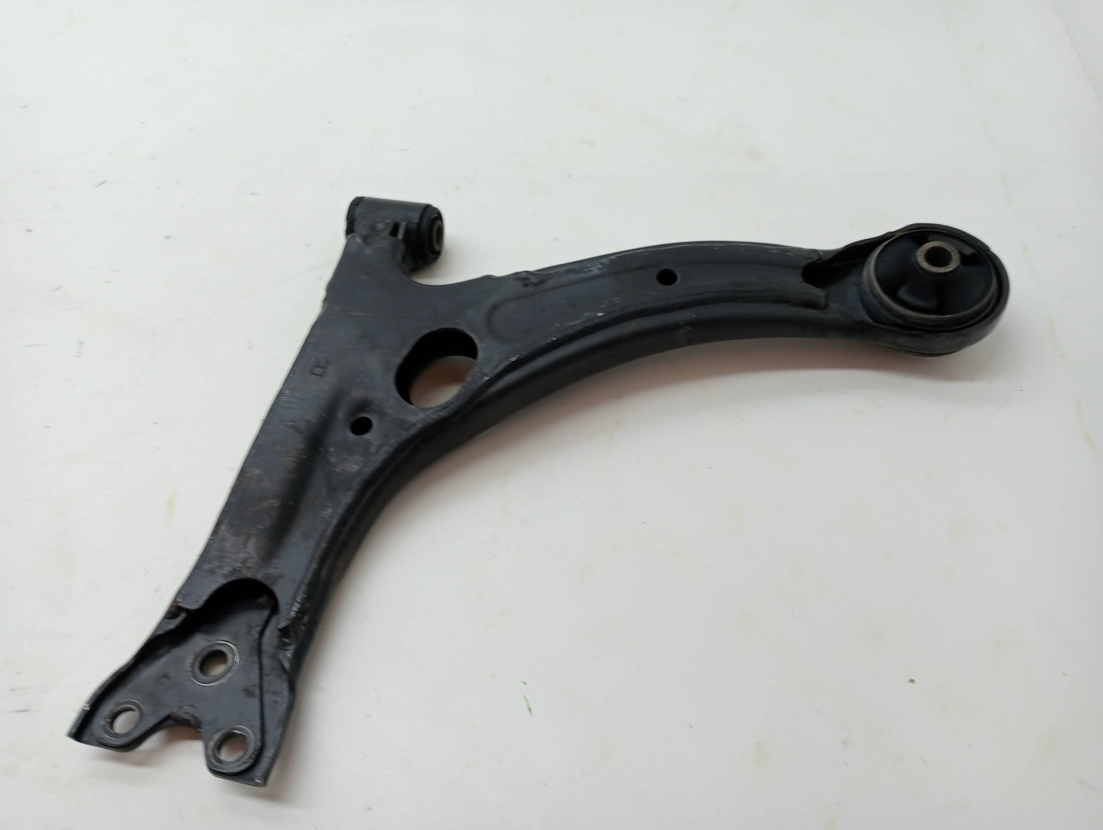 Brazo suspension inferior delantero derecho TOYOTA COROLLA VERSO (R1) 4