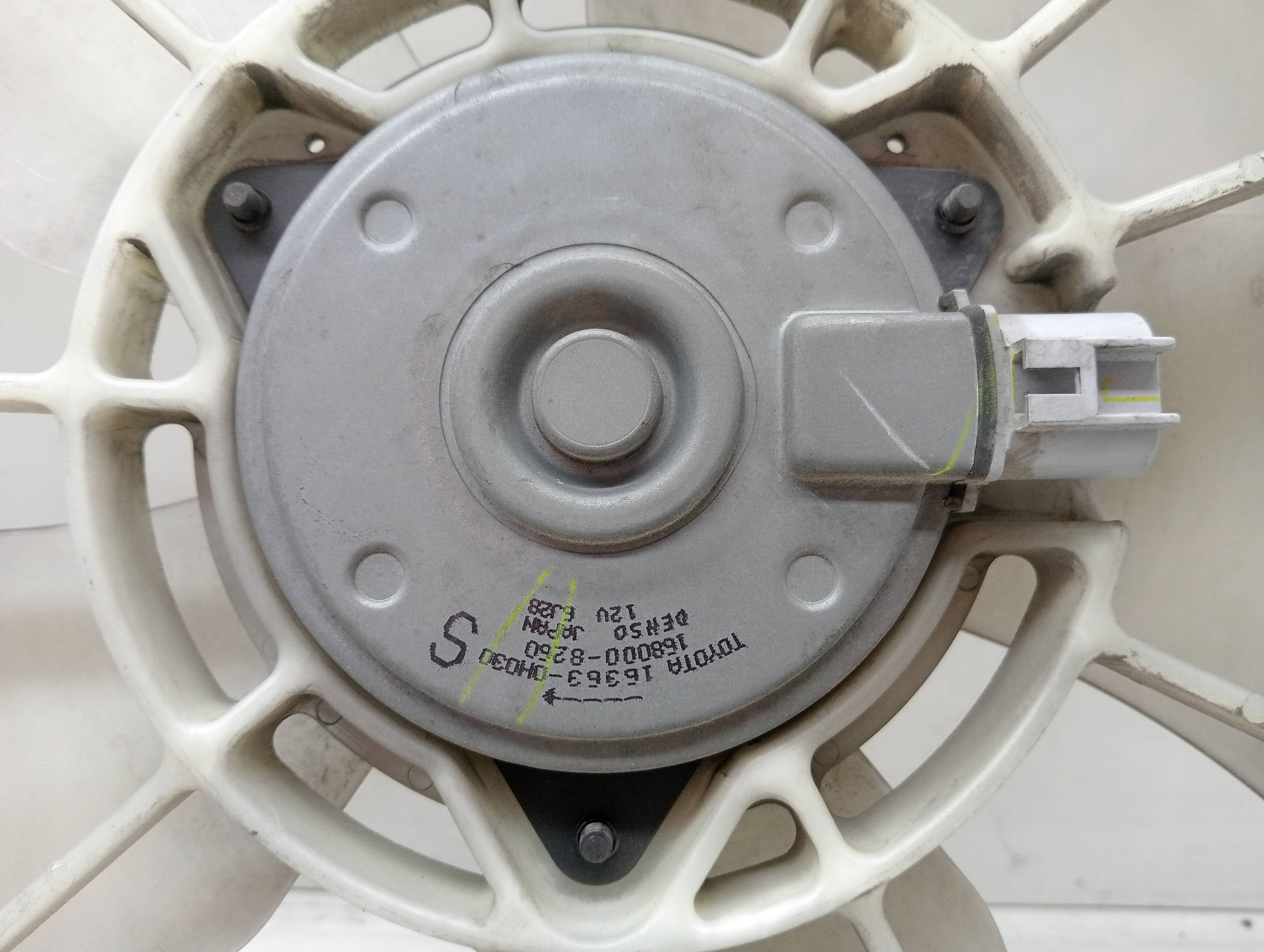Electroventilador TOYOTA COROLLA VERSO (R1) 3