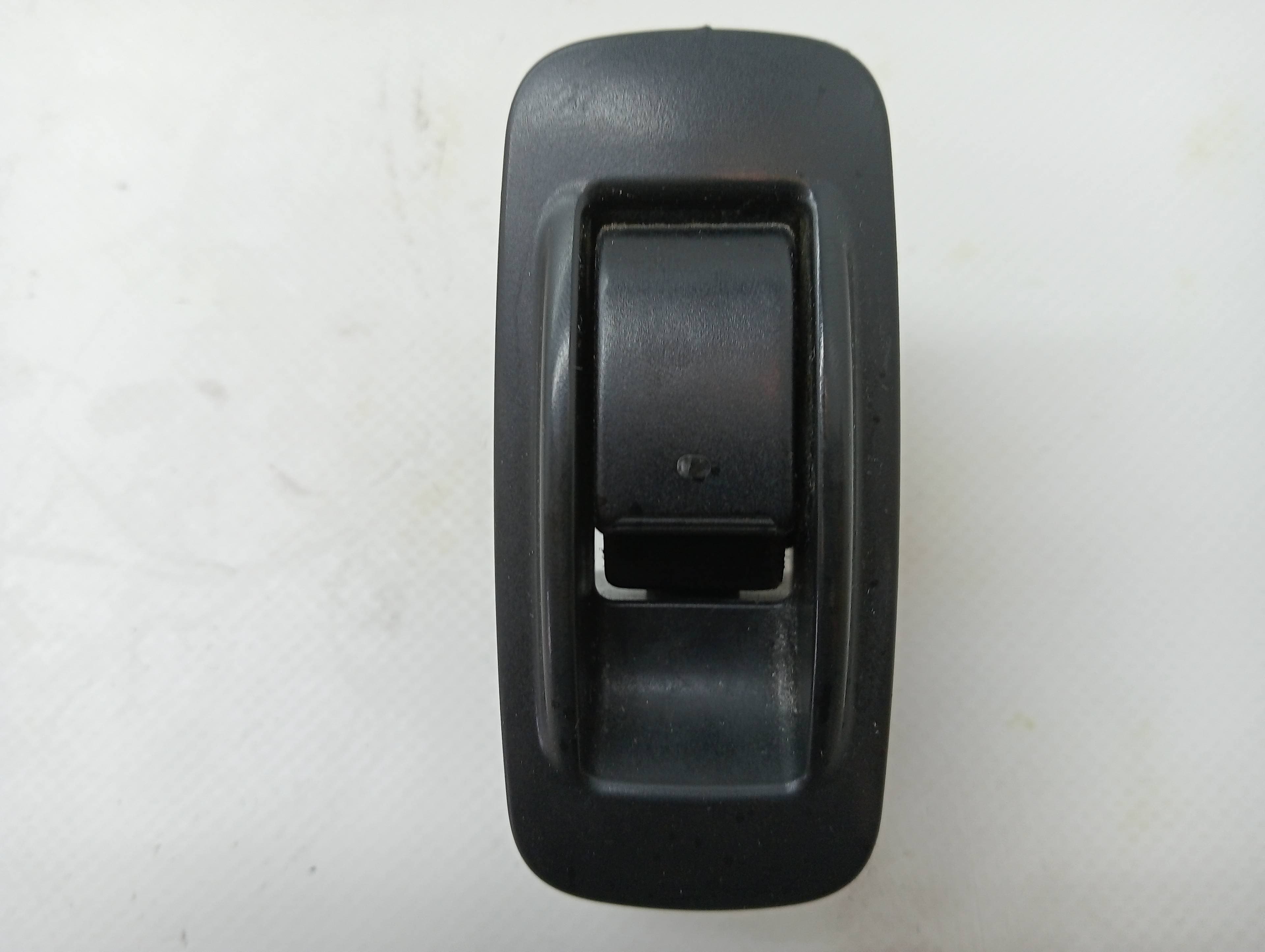 Mando elevalunas trasero derecho TOYOTA COROLLA VERSO (R1) 3