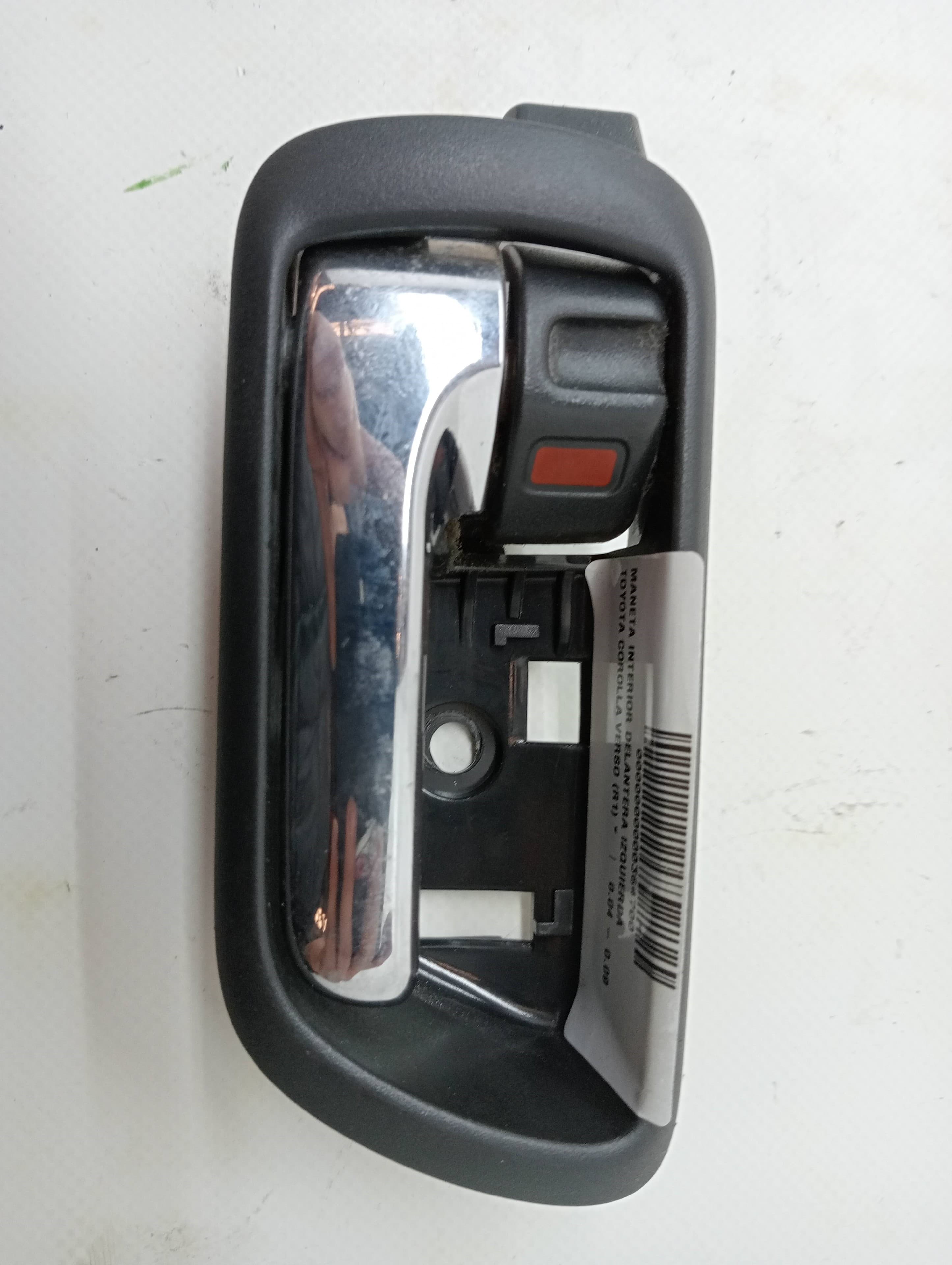 Maneta interior delantera izquierda TOYOTA COROLLA VERSO (R1)