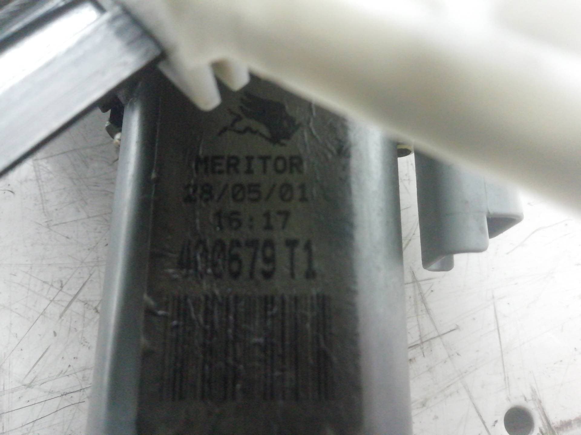 Elevalunas delantero derecho CITROEN XSARA BREAK 2
