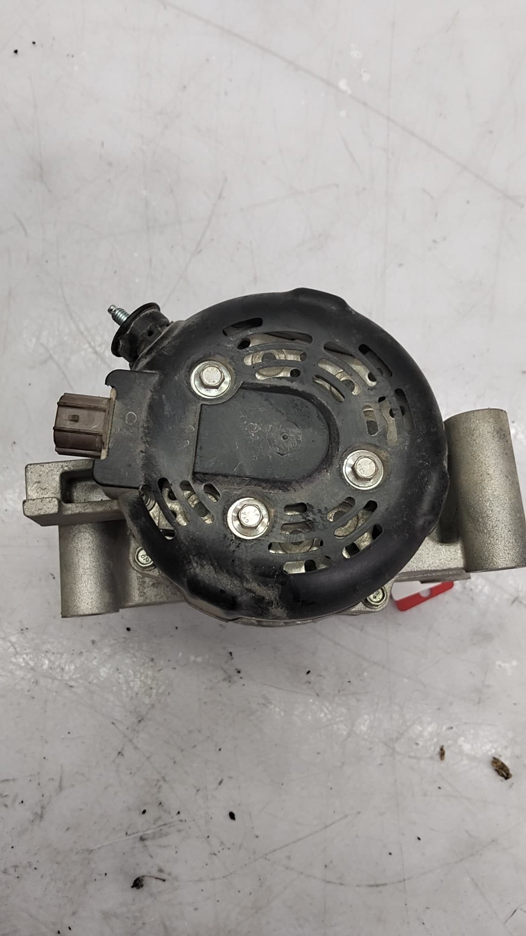 Alternador TOYOTA AVENSIS SEDÁN (_T27_) 2