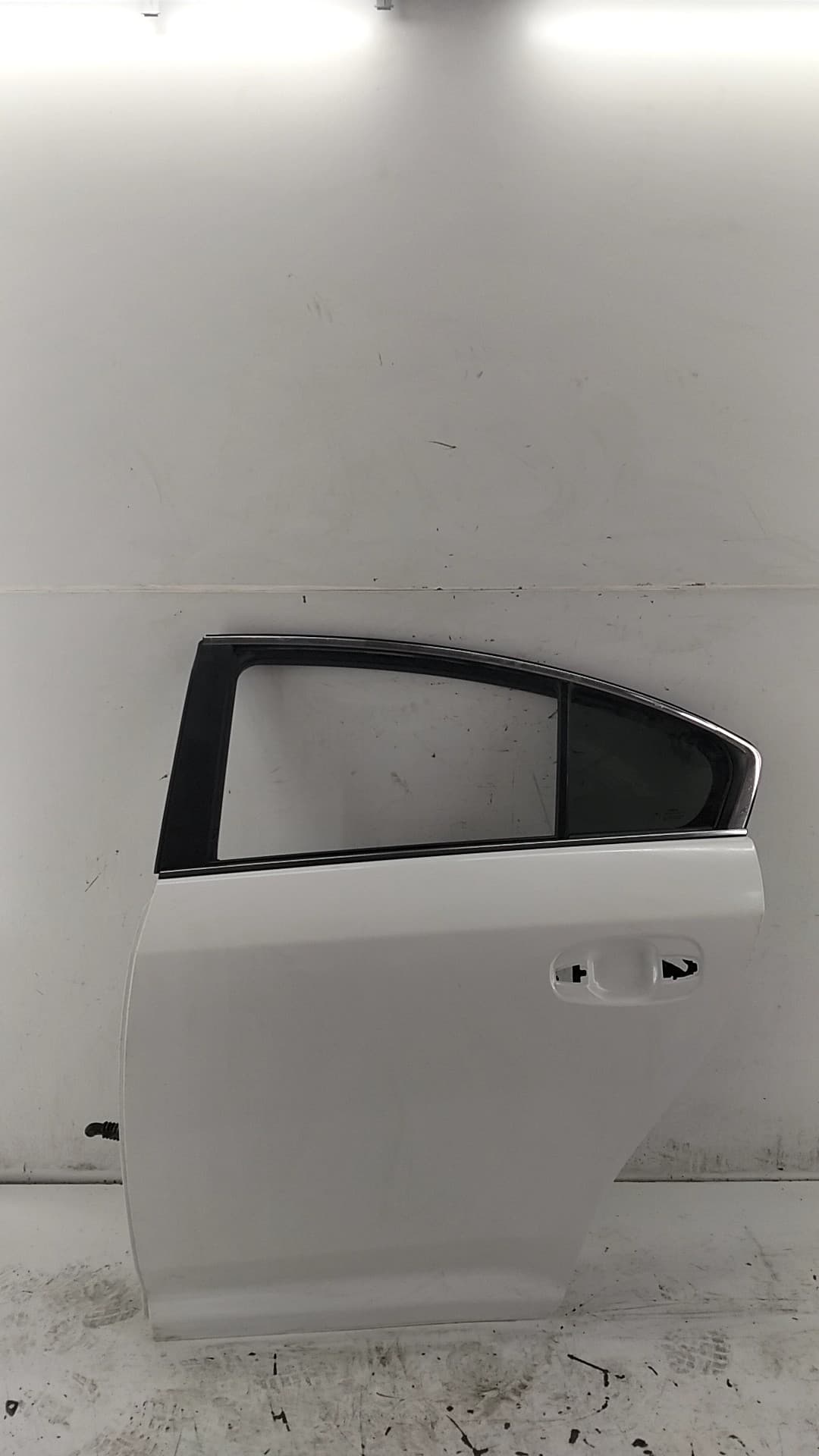 Puerta trasera izquierda TOYOTA AVENSIS SEDÁN (_T27_)