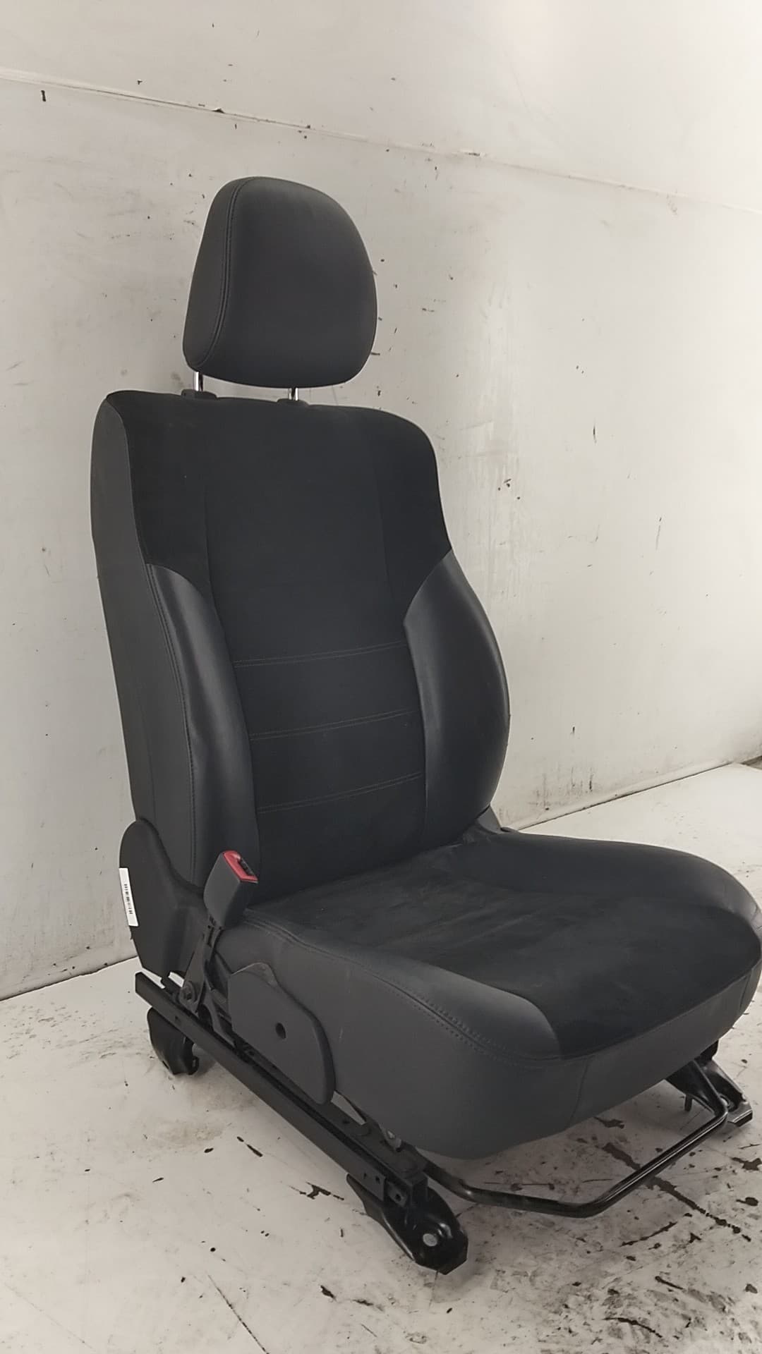 Asiento delantero izquierdo TOYOTA AVENSIS SEDÁN (_T27_) 4