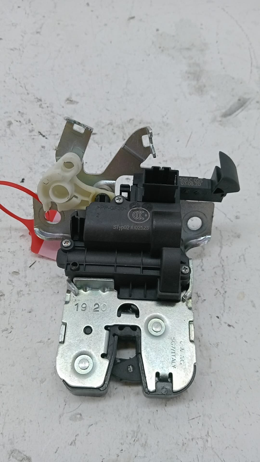 Cerradura maletero / porton AUDI Q2 (GAB)