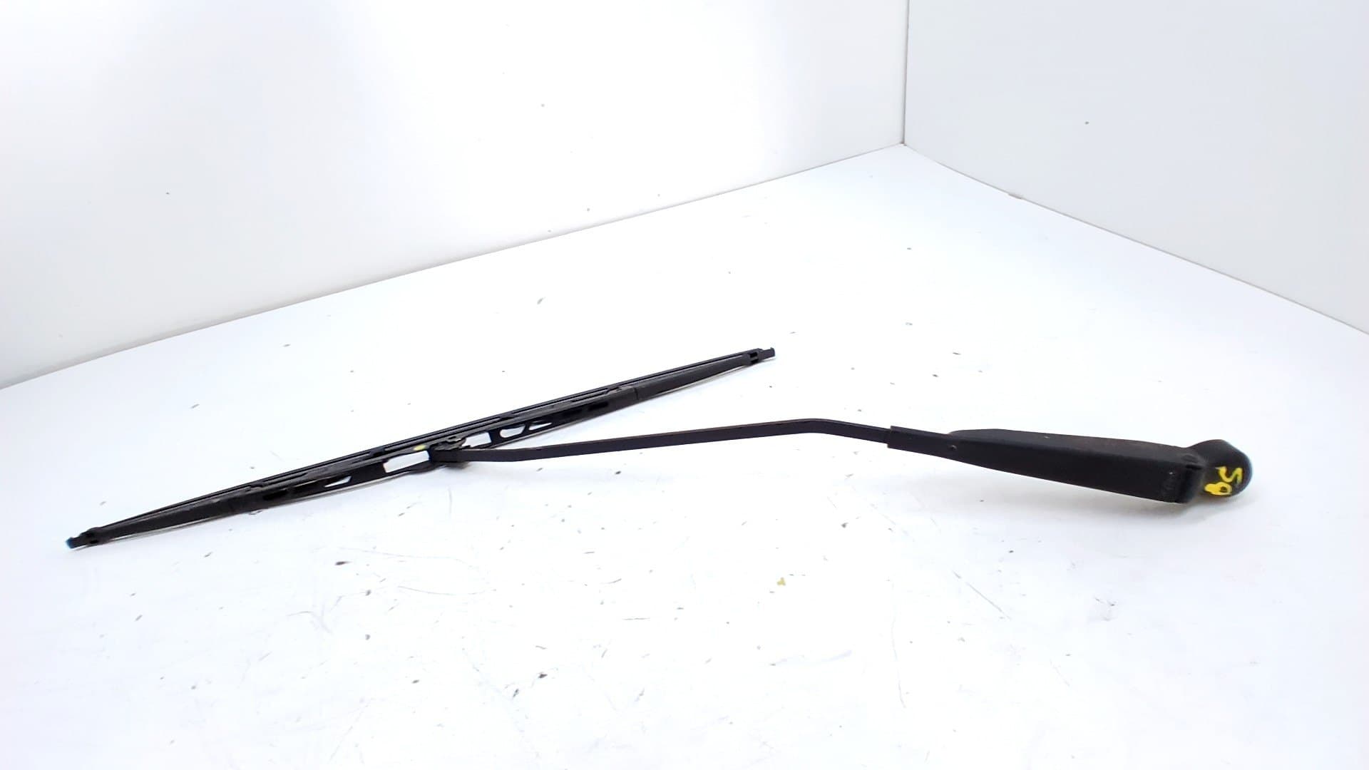 Brazo limpia delantero derecho RENAULT KANGOO (KC0/1_)