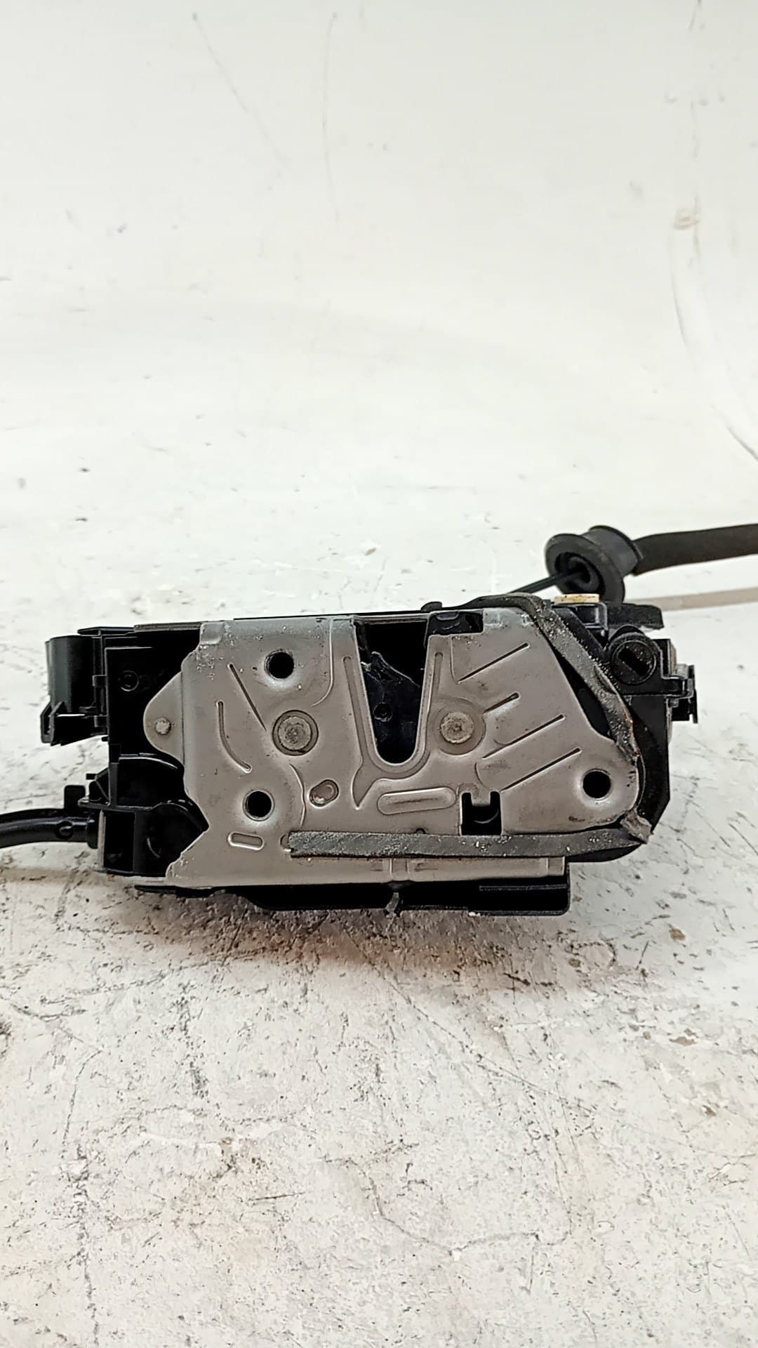 Cerradura puerta trasera derecha AUDI Q3 SPORTBACK (F3N) 2