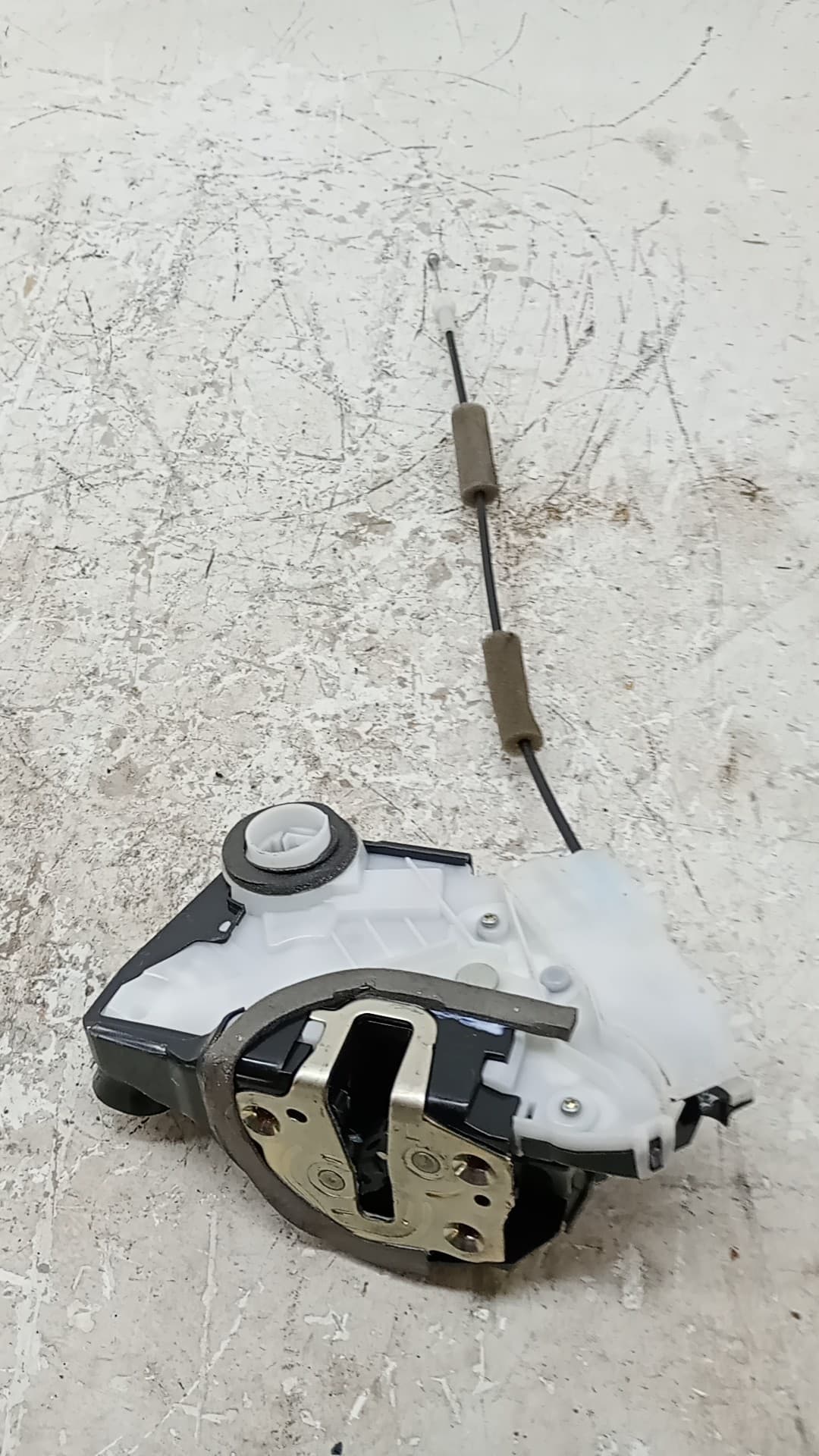 Cerradura puerta delantera izquierda TOYOTA YARIS 3