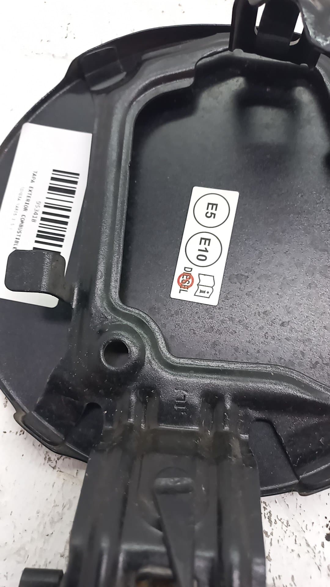 Tapa exterior combustible TOYOTA YARIS 2