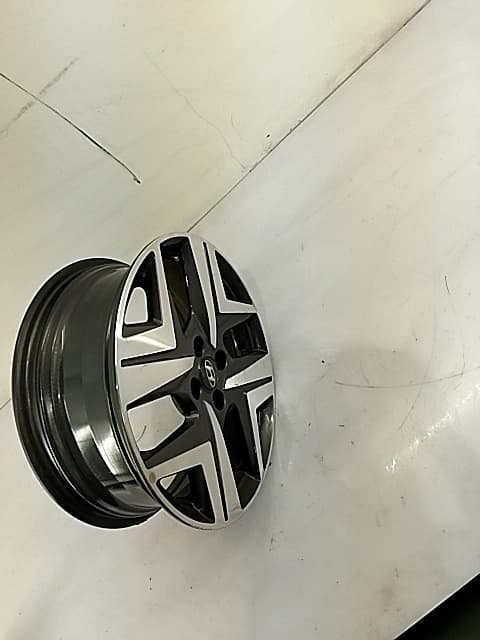 Llanta HYUNDAI BAYON