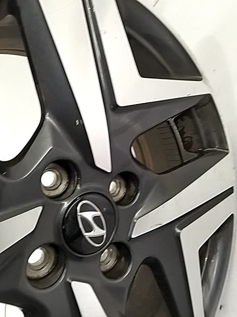 Llanta HYUNDAI BAYON 4