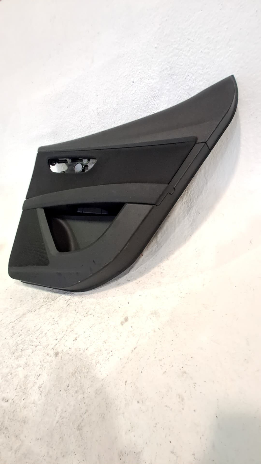 Guarnecido puerta trasera derecha SEAT LEON (5F1) 3
