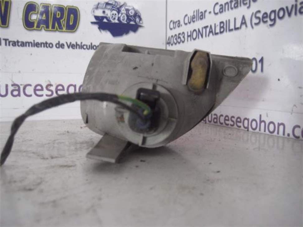 Faro antiniebla trasero izquierdo FORD FOCUS BERLINA (CAP) 3