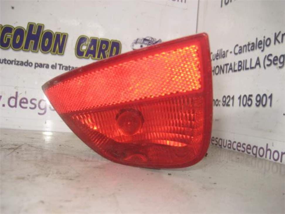 Faro antiniebla trasero izquierdo FORD FOCUS BERLINA (CAP)