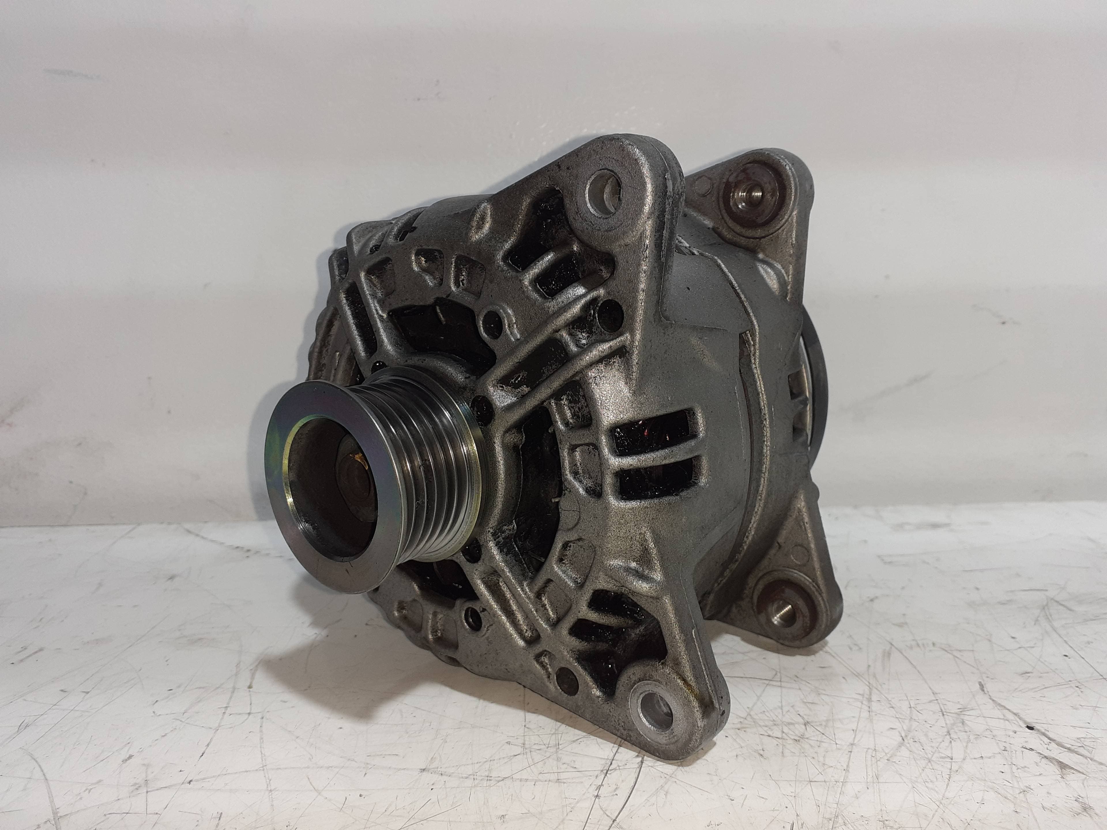 Alternador RENAULT LAGUNA II (BG0) 4
