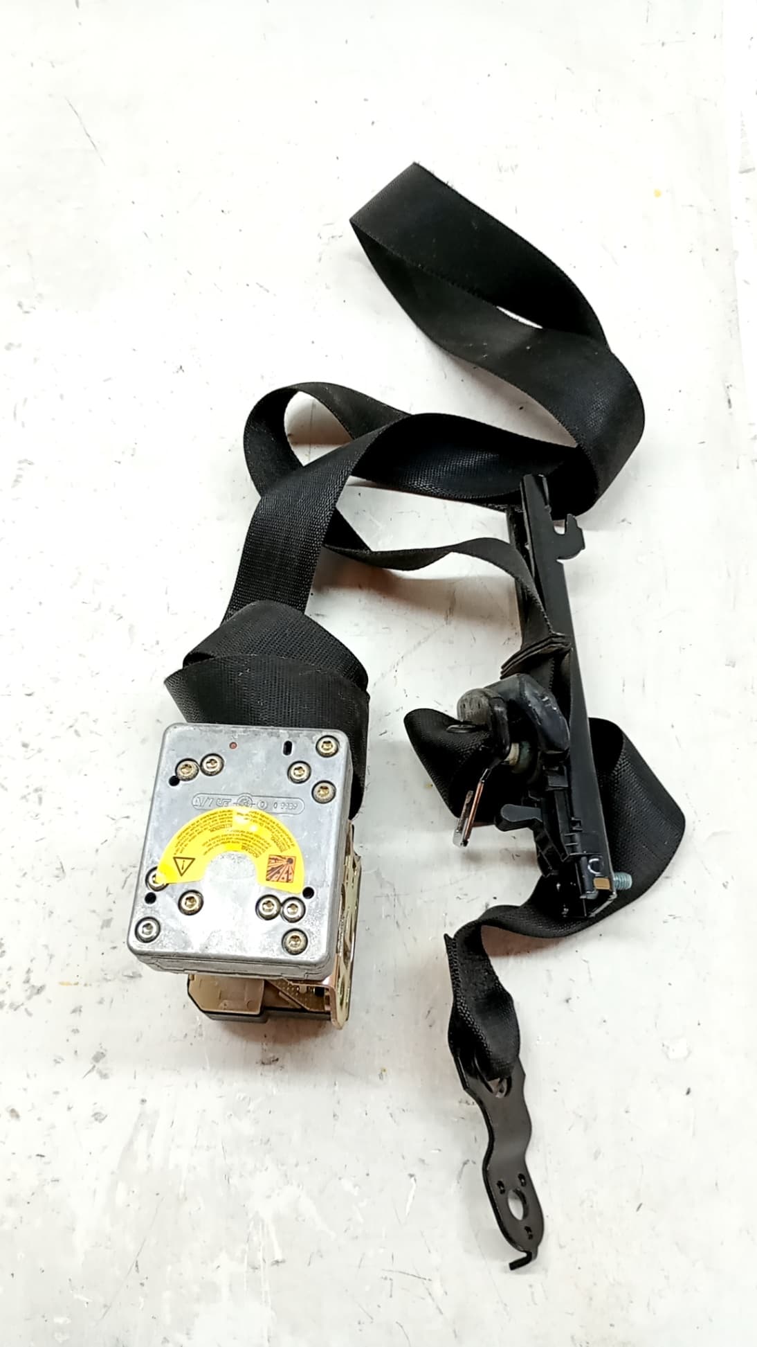 Cinturon seguridad delantero izquierdo MERCEDES-BENZ CLASE C (W203) BERLINA 3