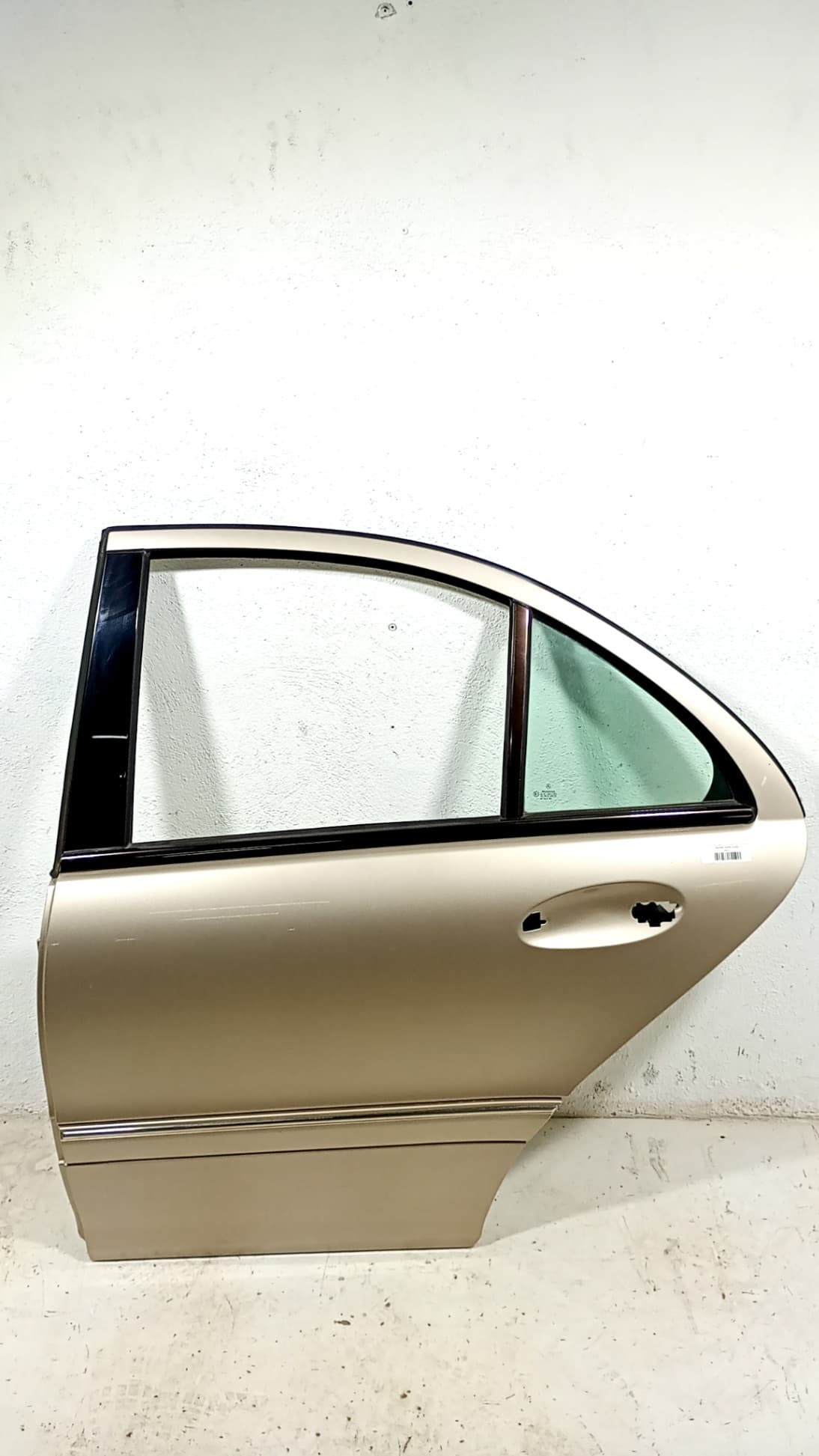 Puerta trasera izquierda MERCEDES-BENZ CLASE C (W203) BERLINA