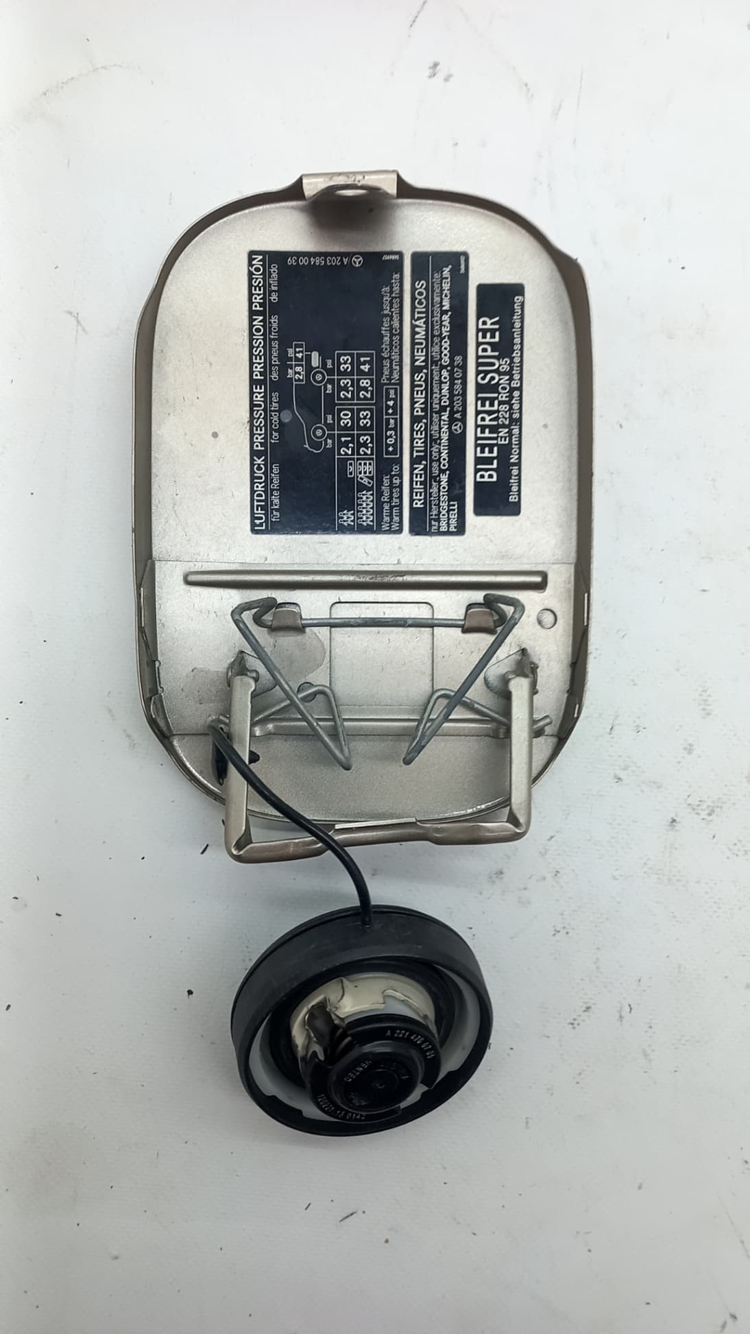 Tapa exterior combustible MERCEDES-BENZ CLASE C (W203) BERLINA 2