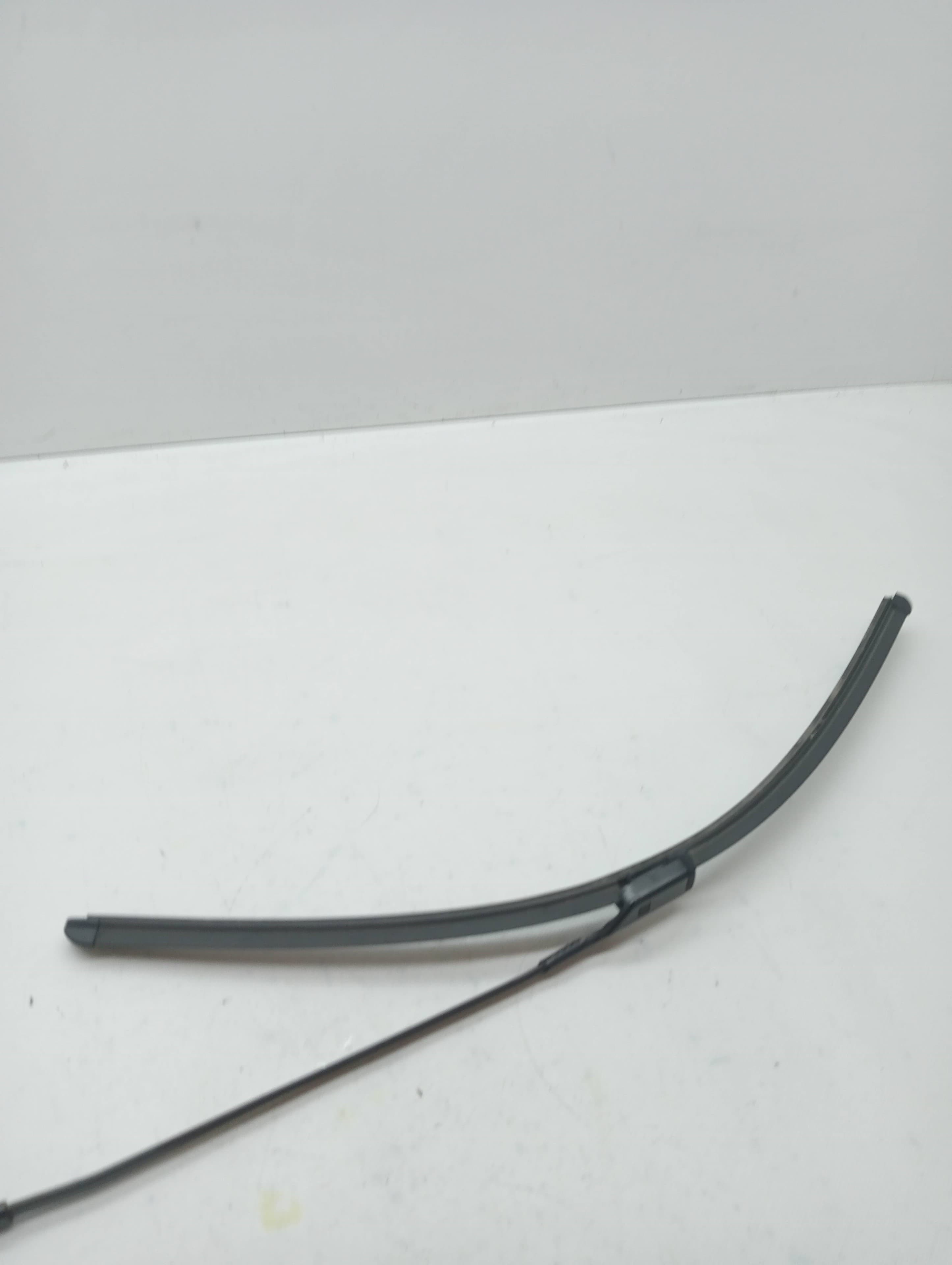 Brazo limpia delantero derecho PEUGEOT 3008 2