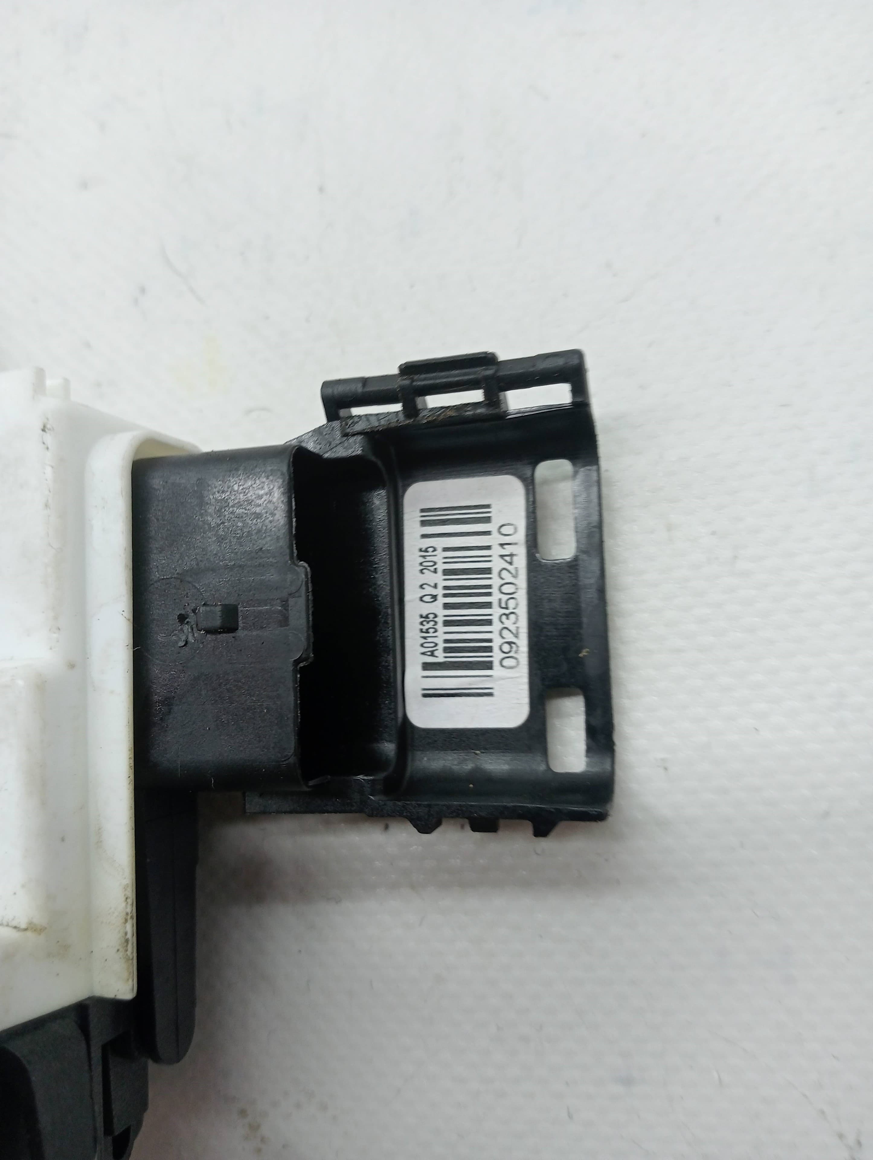 Cerradura puerta delantera derecha PEUGEOT 3008 3