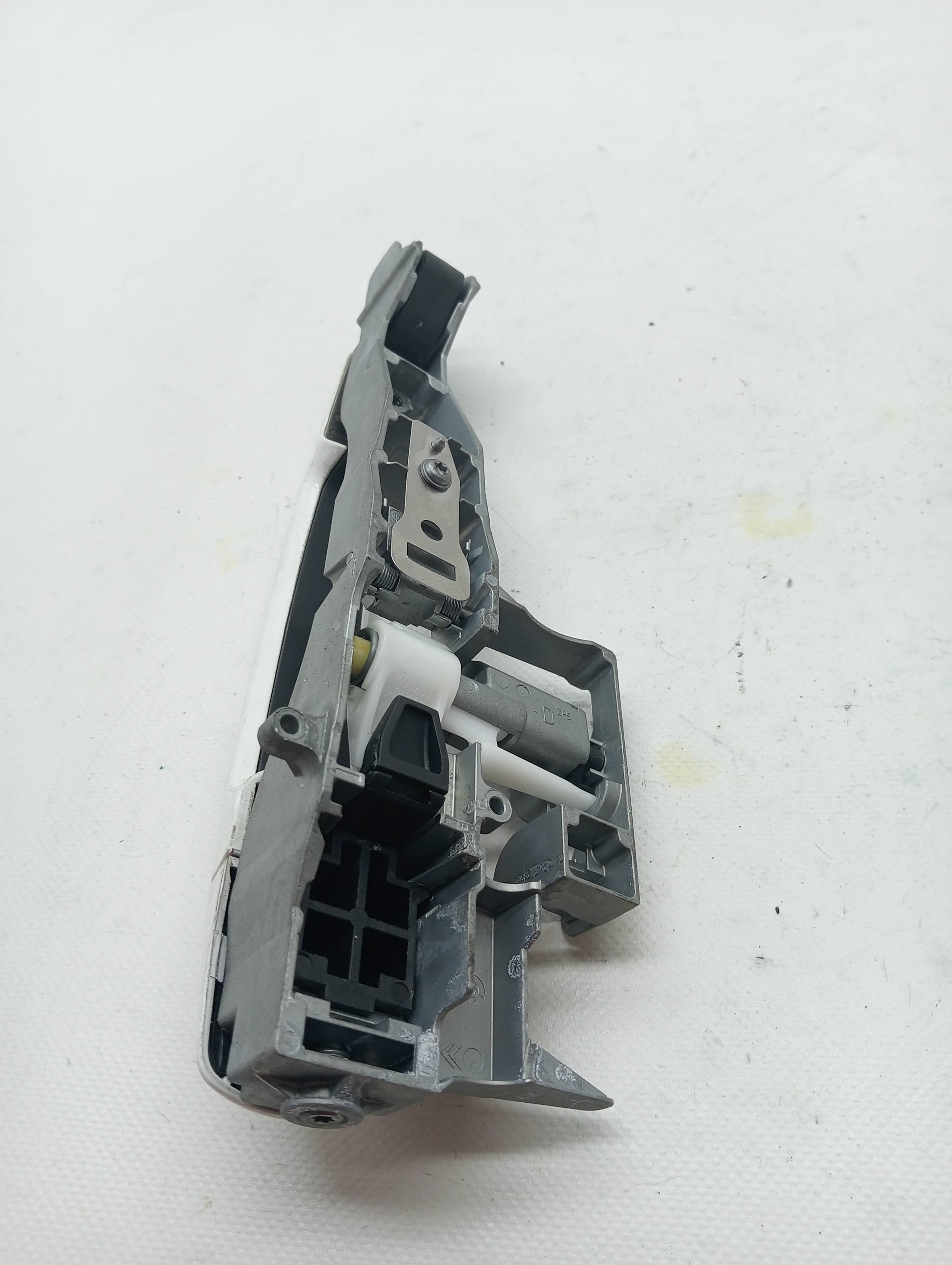 Maneta exterior delantera derecha PEUGEOT 3008 2