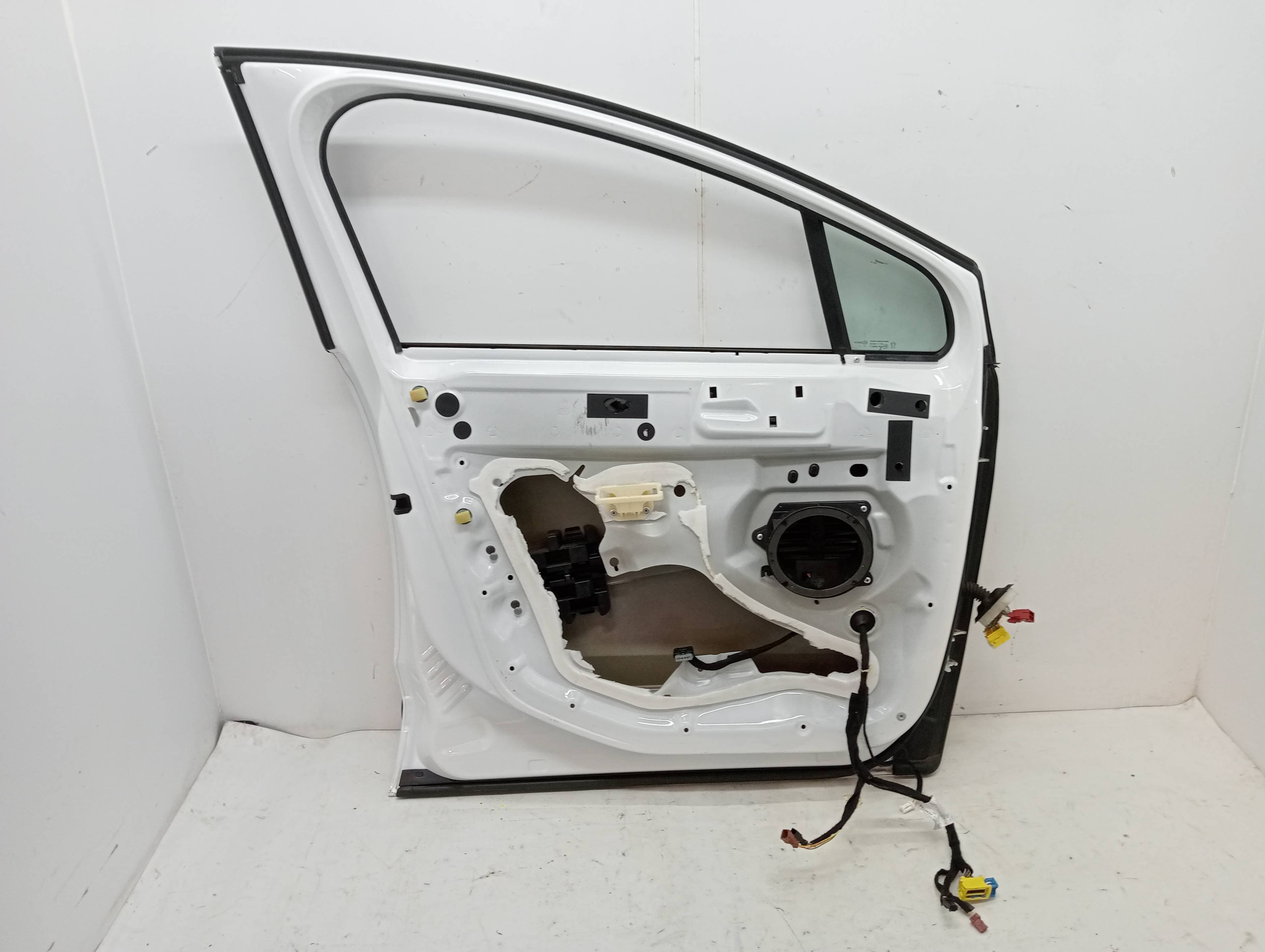 Puerta delantera izquierda PEUGEOT 3008 2